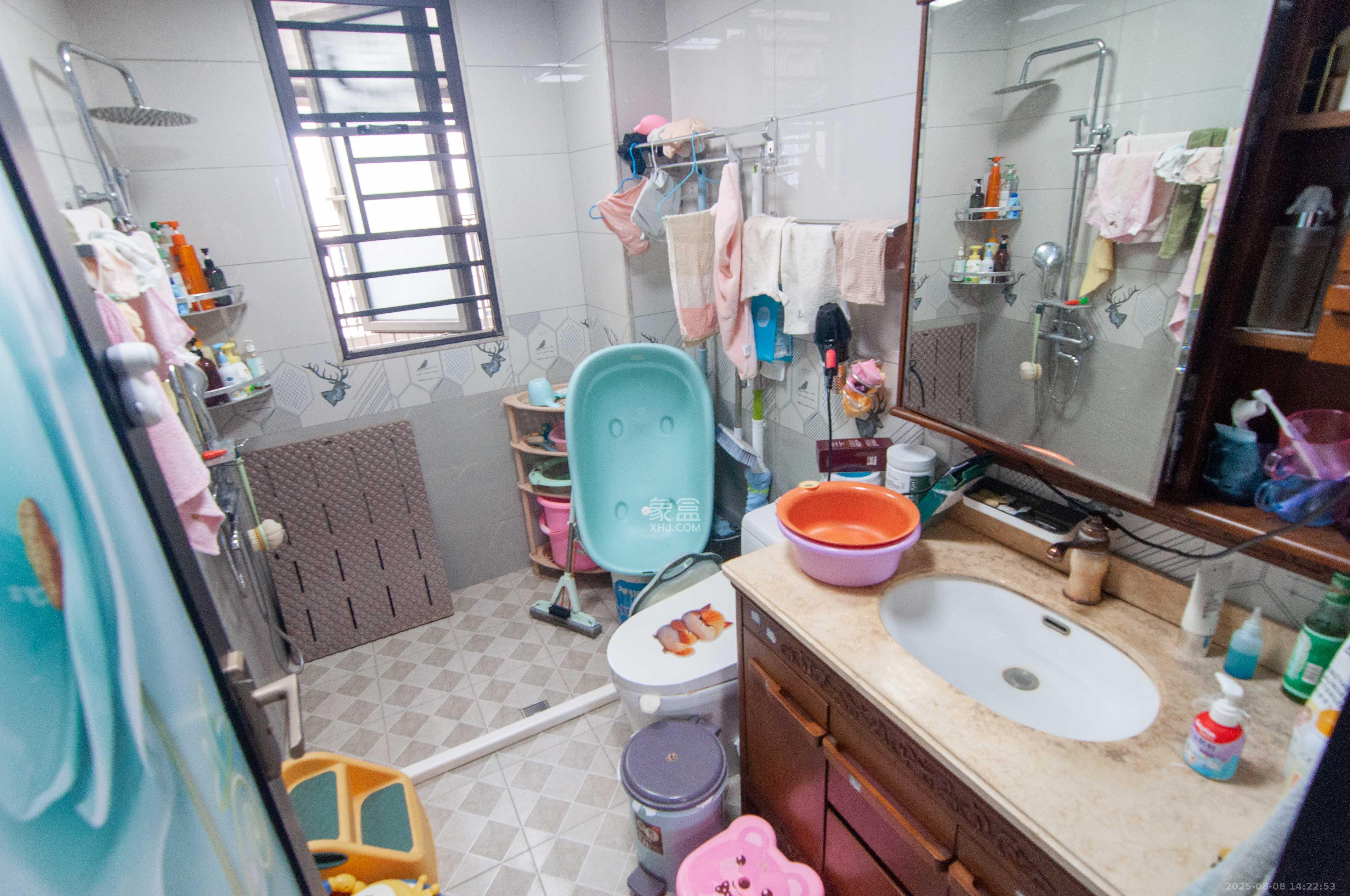 梅溪湖金茂湾  3室2厅2卫    145.0万卫生间