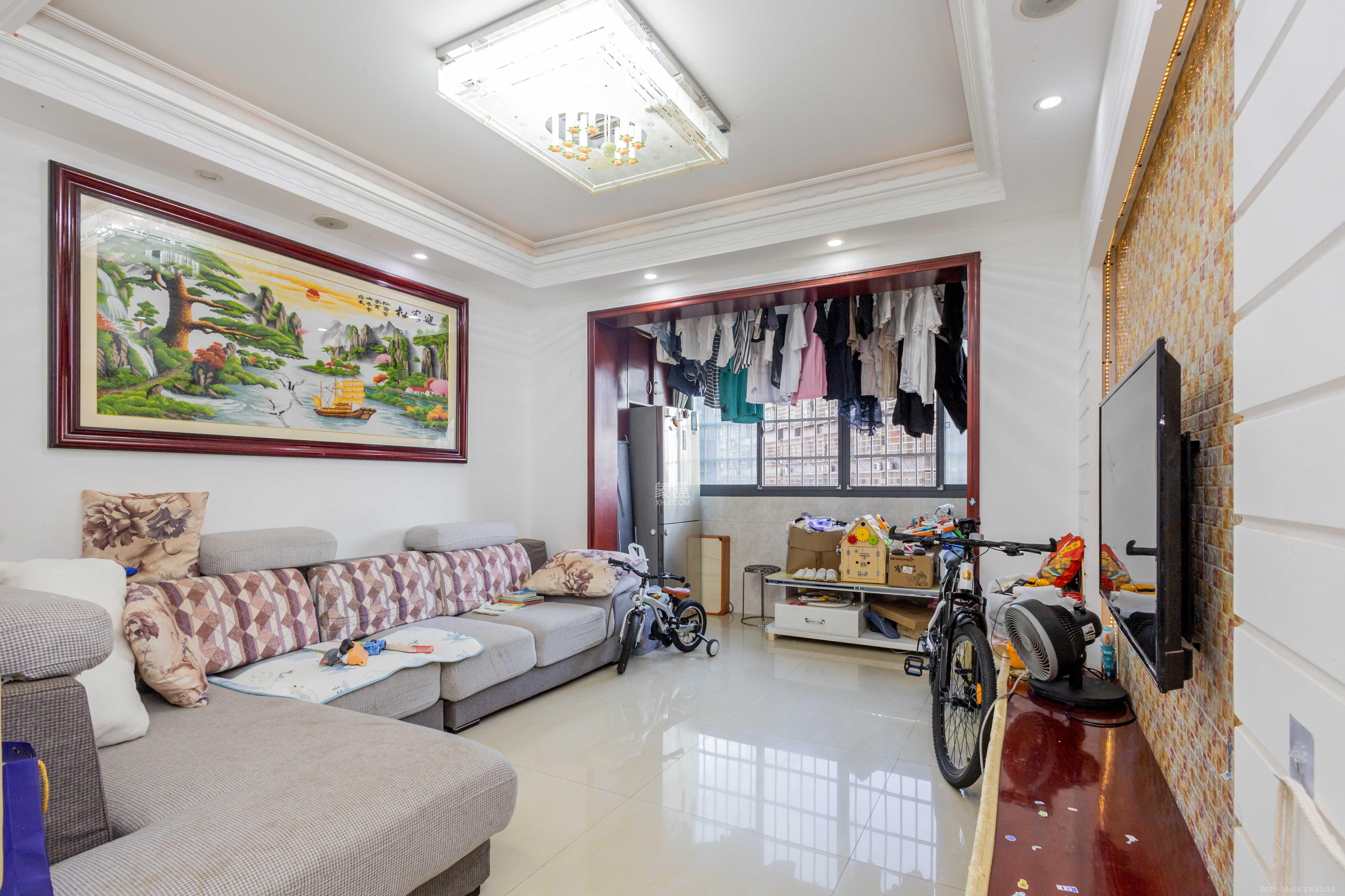 领东汇 2室2厅1卫 55.0万 领东汇 2室2厅1卫 55.0万客厅