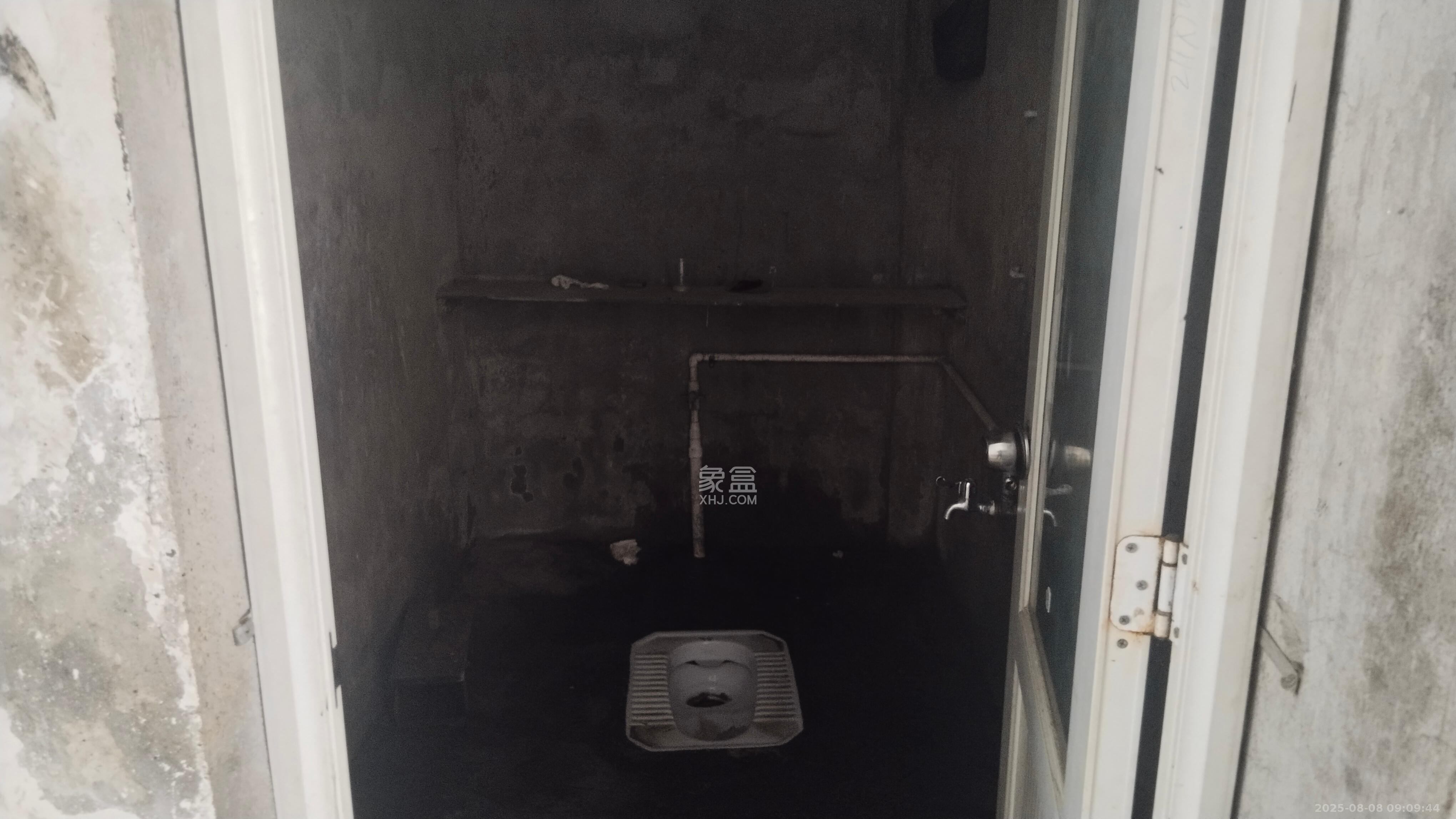 岳北社区 1室1厅1卫 4200.0元/月 岳北社区 1室1厅1卫 4200.0元/月室内图