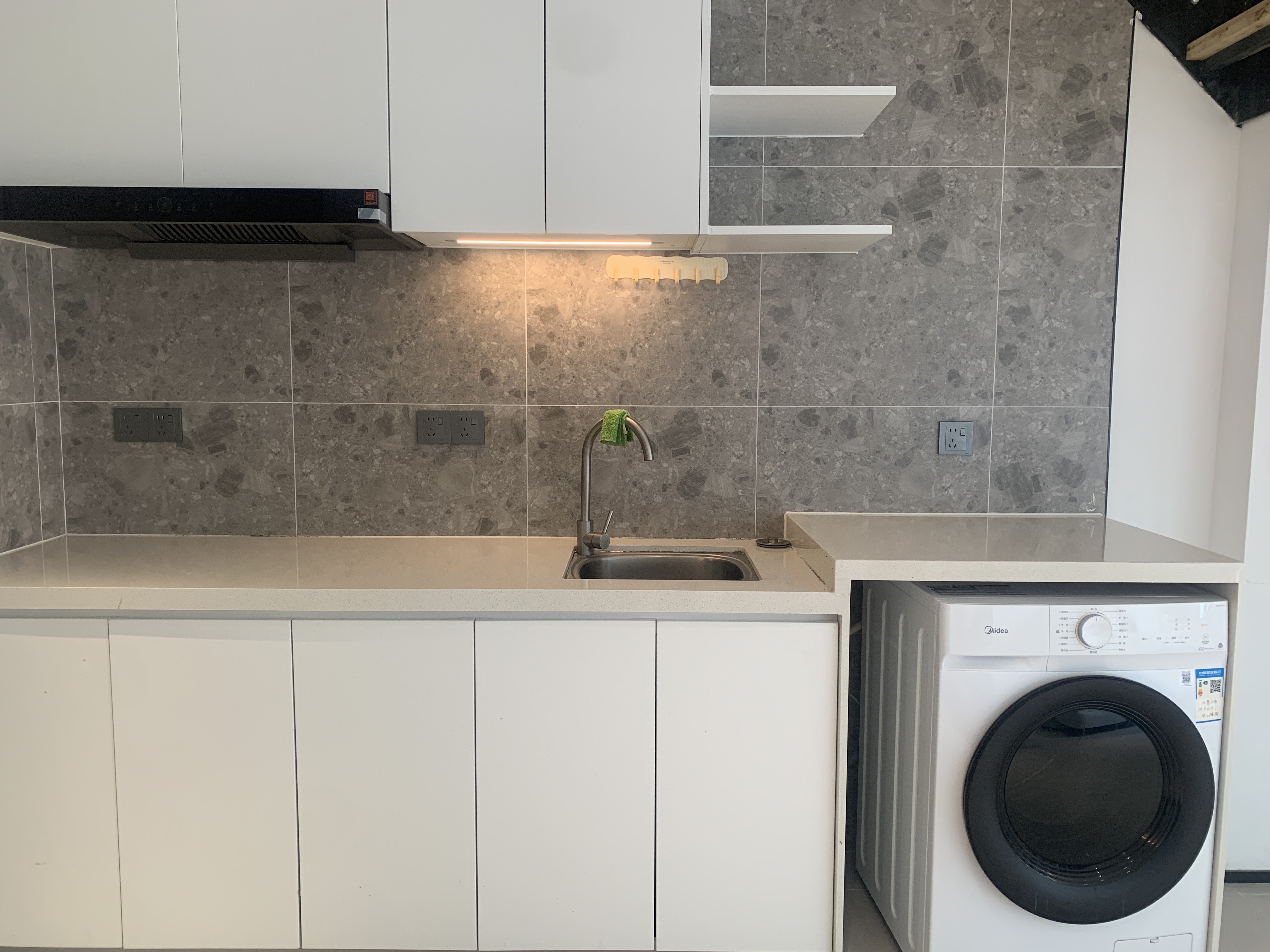 海航豪庭南苑  1室1厅2卫    3200.0元/月 海航豪庭南苑  1室1厅2卫    3200.0元/月室内图