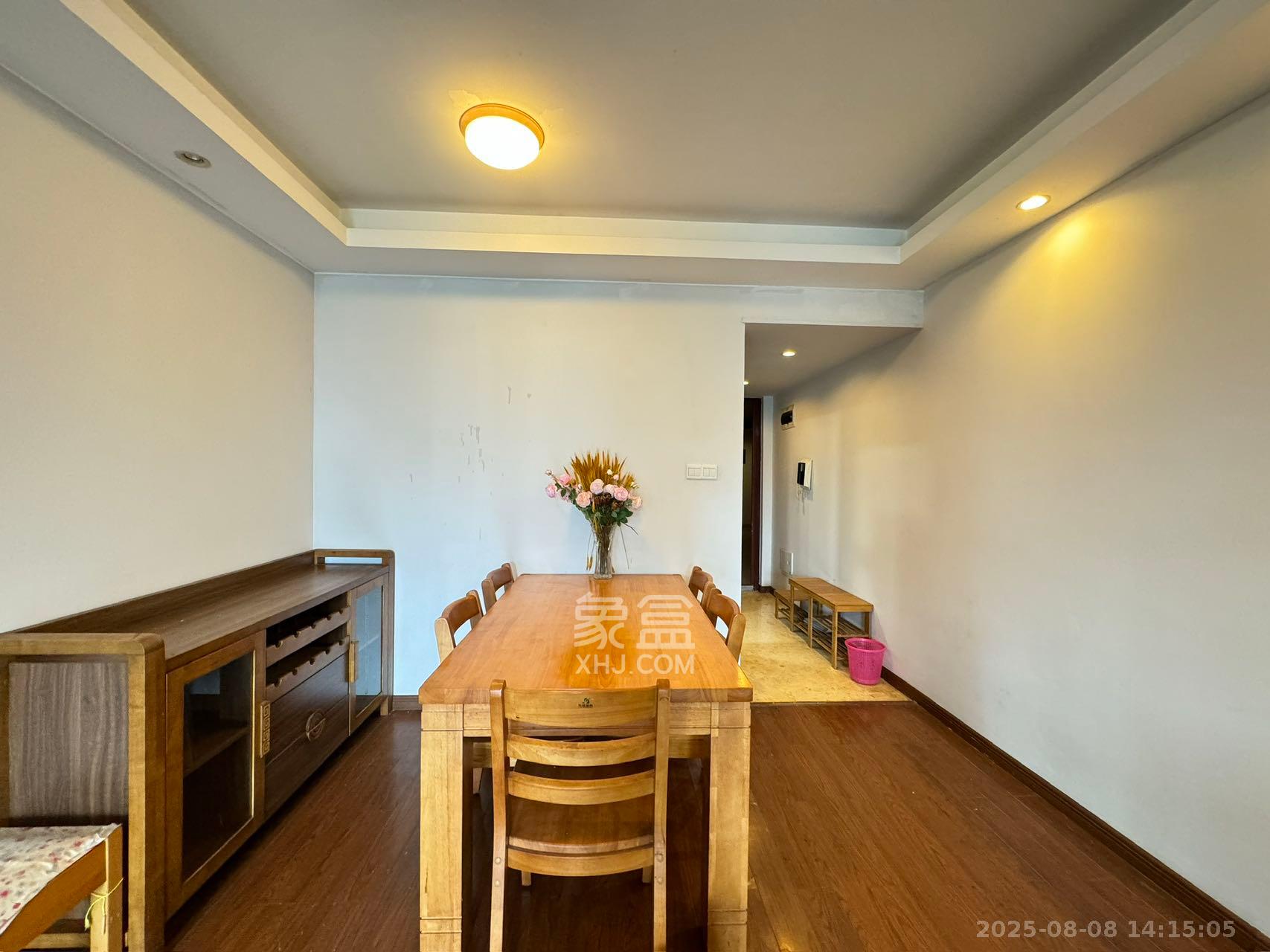 万科城  3室2厅1卫    2500.0元/月 万科城  3室2厅1卫    2500.0元/月室内图