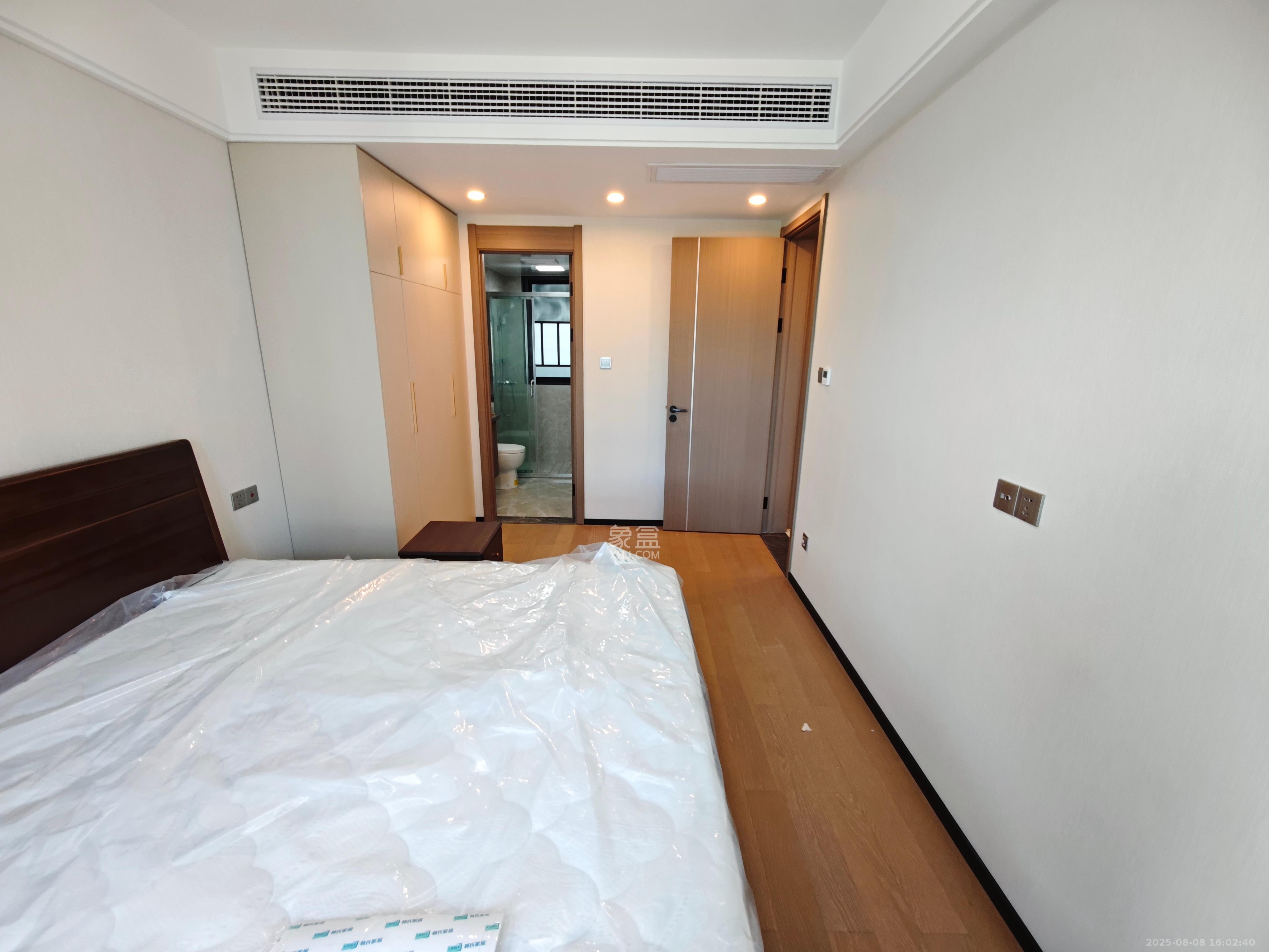 中海麓山境北区 3室2厅2卫 3190.0元/月 中海麓山境北区 3室2厅2卫 3190.0元/月室内图