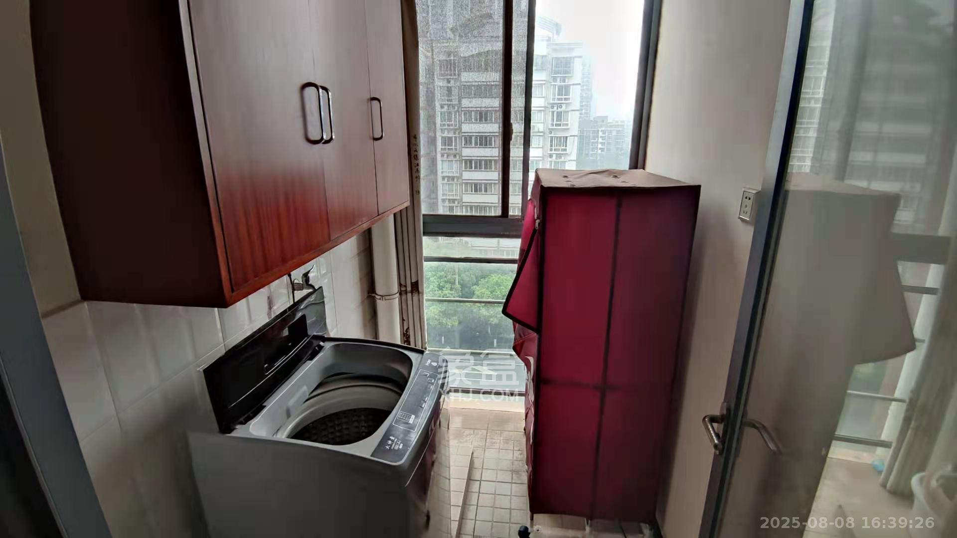 银港水晶城  3室2厅2卫   2800.00元/月室内图