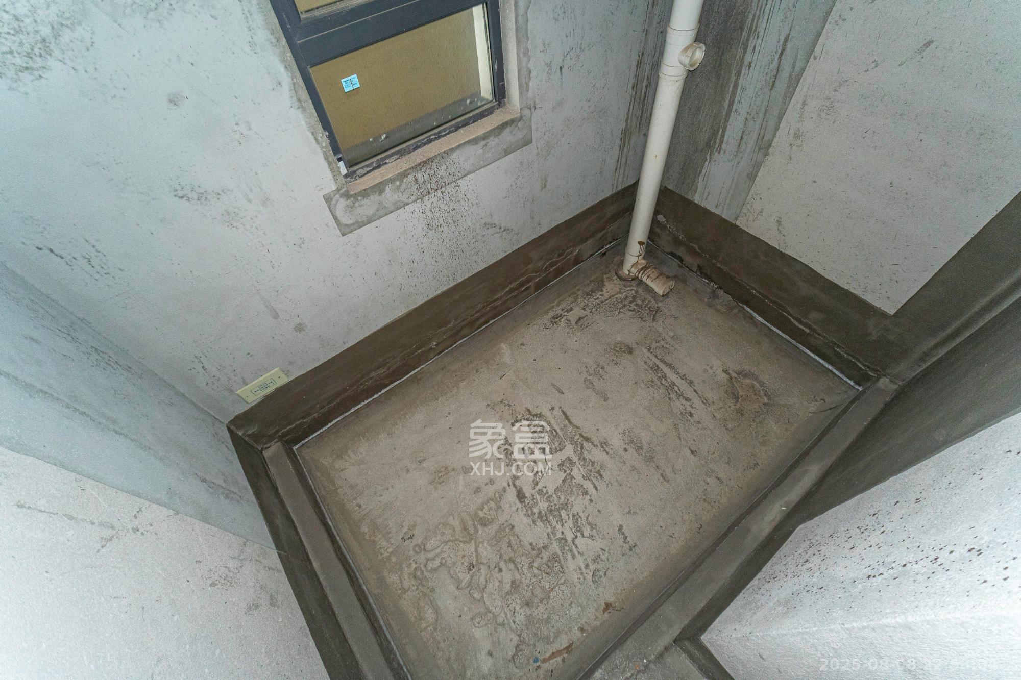 荣盛城 4室2厅2卫 98.0万 荣盛城 4室2厅2卫 98.0万卫生间