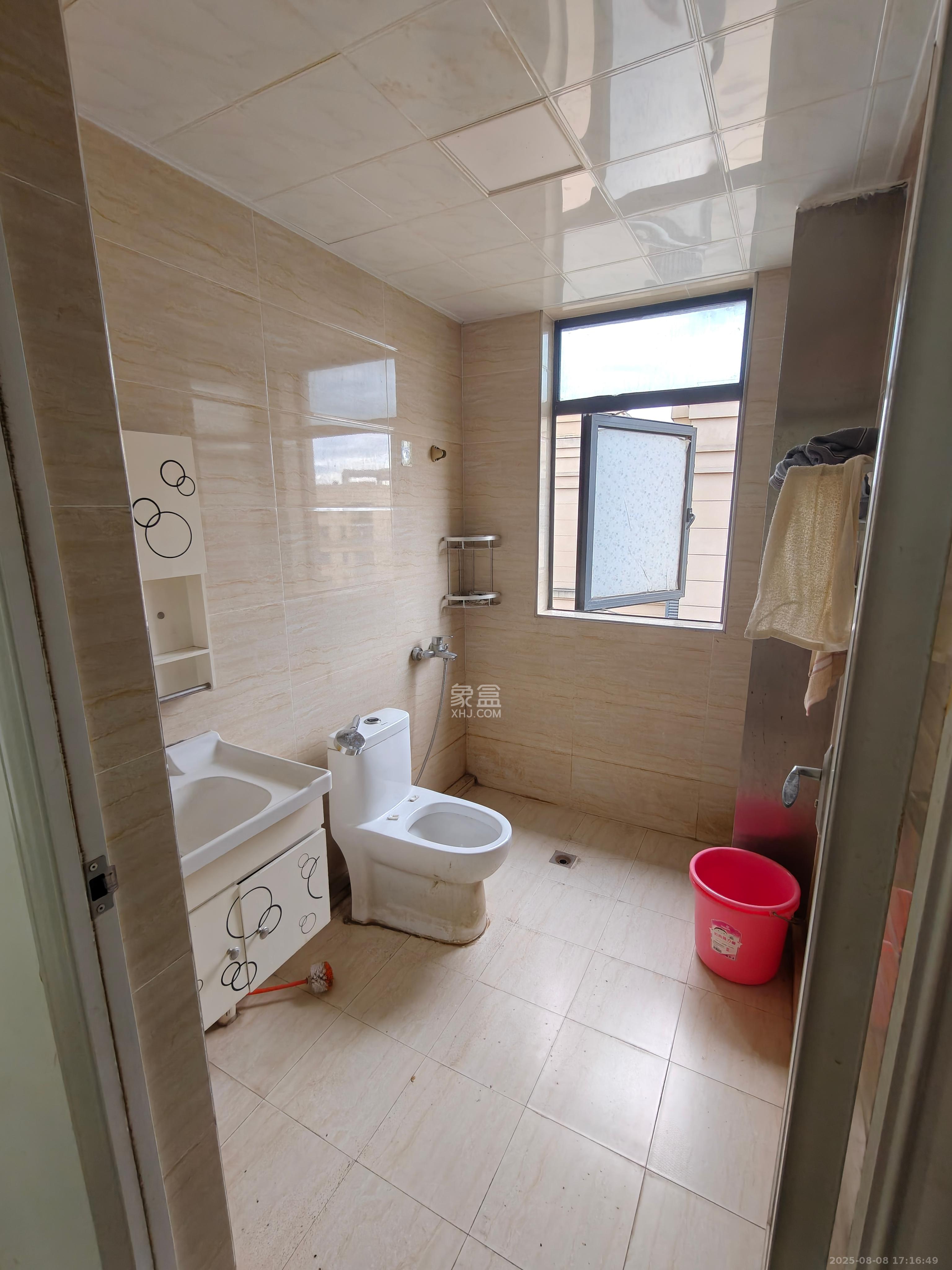 卢浮原著 4室2厅2卫 2500.0元/月 卢浮原著 4室2厅2卫 2500.0元/月室内图