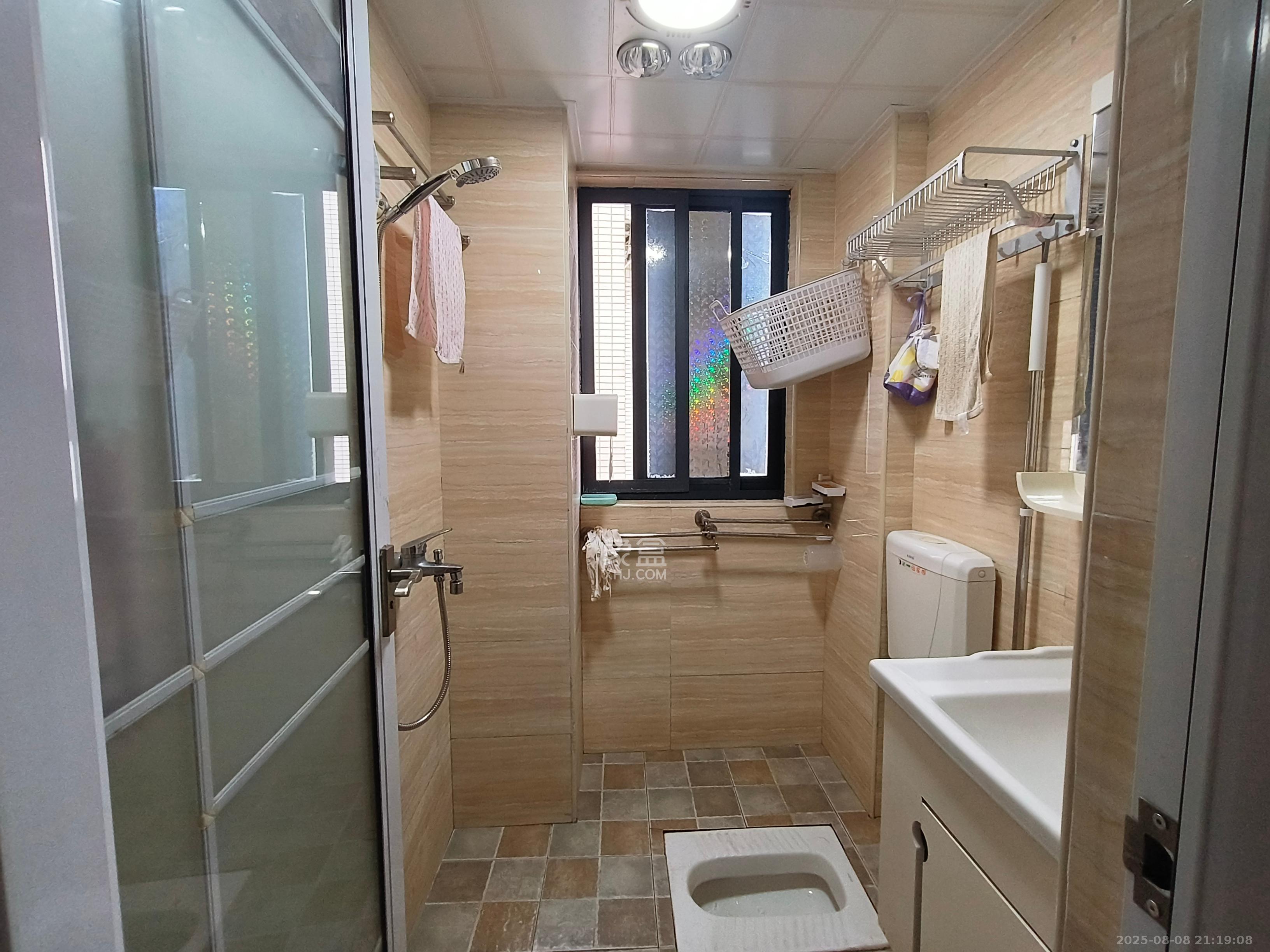 恒生碧水龙庭  2室2厅1卫   1800.00元/月室内图