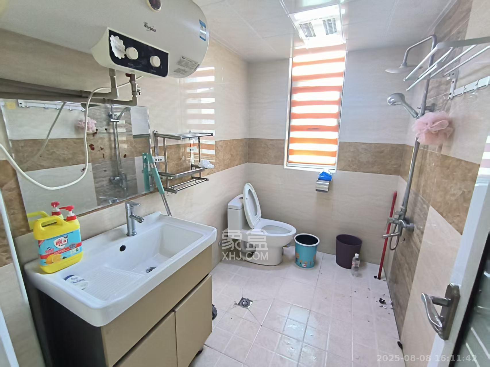 极目楚天  2室1厅1卫    2200.0元/月 极目楚天  2室1厅1卫    2200.0元/月室内图