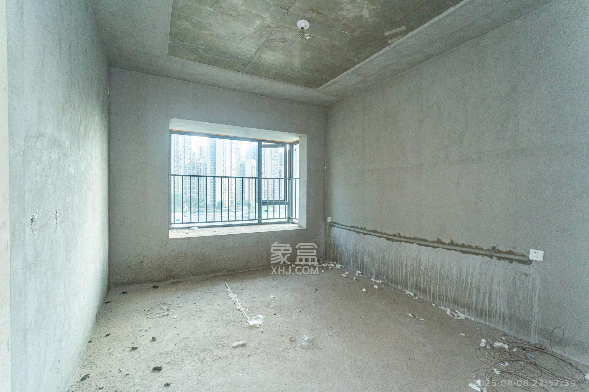 荣盛城 4室2厅2卫 79.0万 荣盛城 4室2厅2卫 79.0万卧室