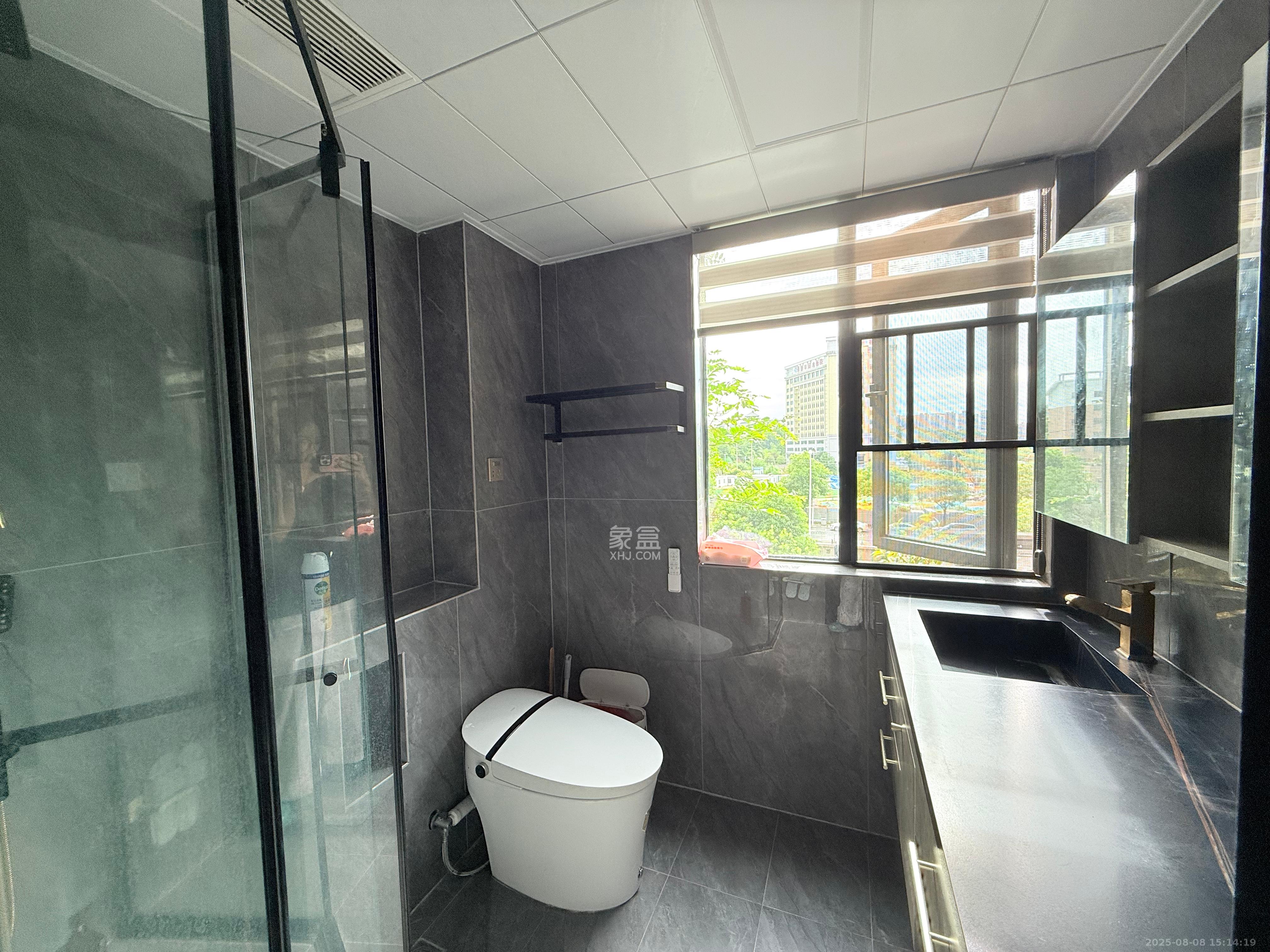 华润翡翠府  4室2厅2卫    3300.0元/月室内图