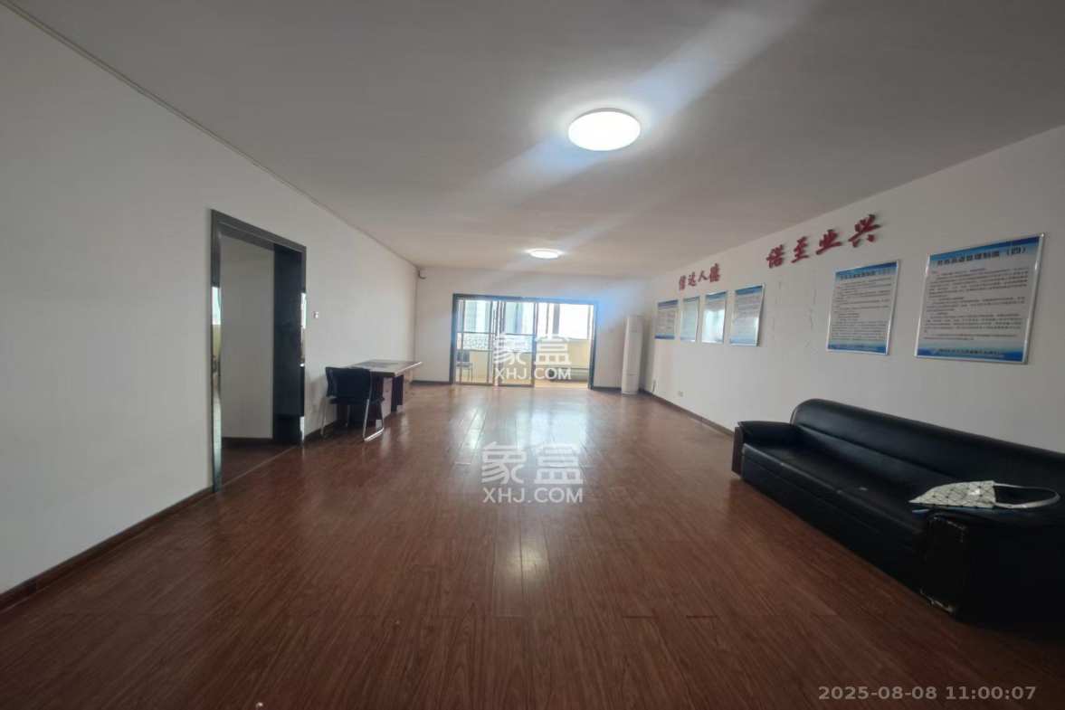 开源鑫阁 4室2厅1卫 2400.0元/月 开源鑫阁 4室2厅1卫 2400.0元/月室内图