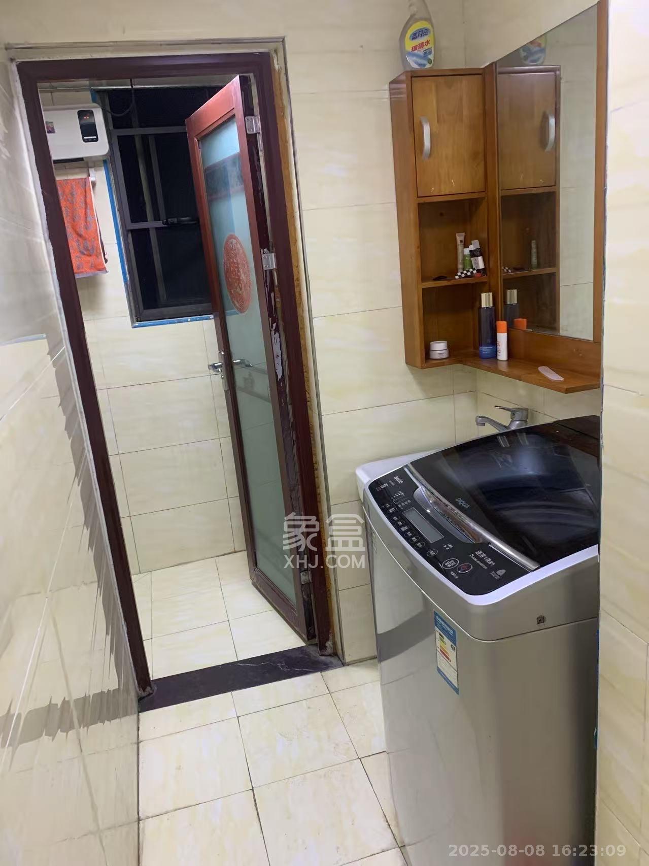 阳明山庄  3室2厅2卫   2800.00元/月室内图