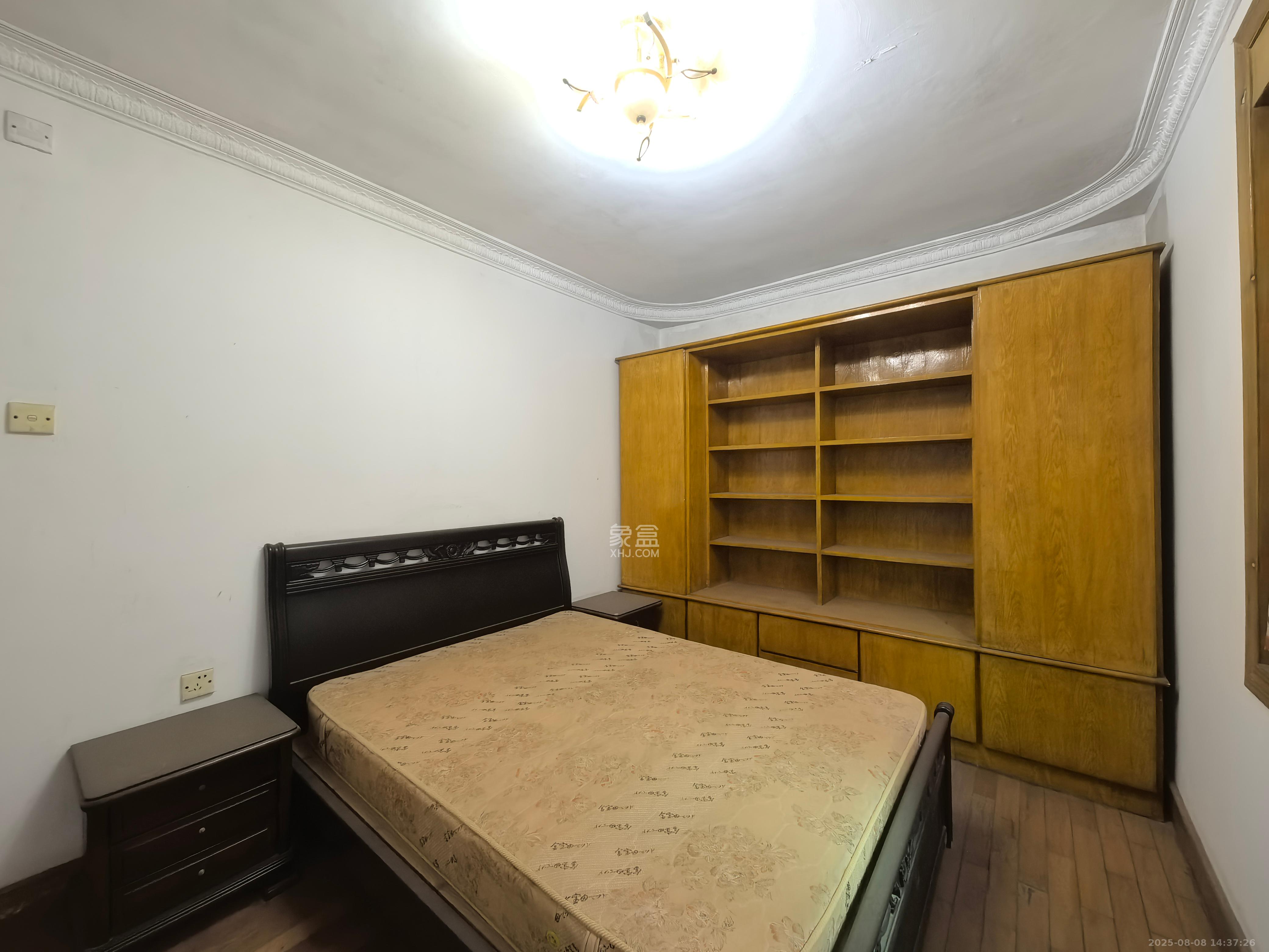 便河边社区 4室2厅1卫 3300.0元/月 便河边社区 4室2厅1卫 3300.0元/月室内图