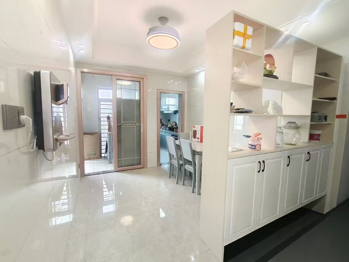 和顺嘉苑 3室2厅2卫 69.8万 和顺嘉苑 3室2厅2卫 69.8万客厅