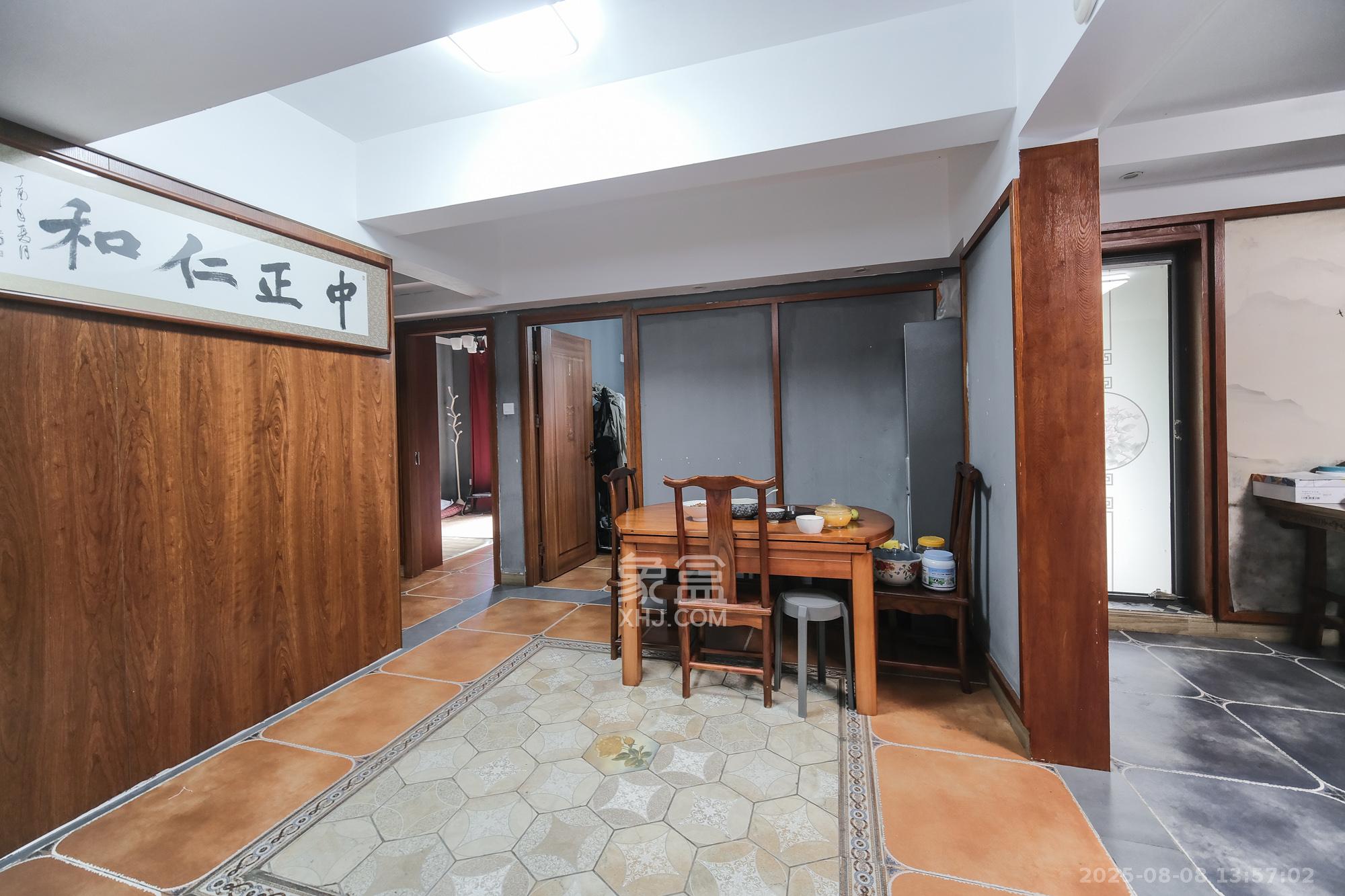 保利香槟国际  1室0厅0卫    88.0万 保利香槟国际  1室0厅0卫    88.0万客厅