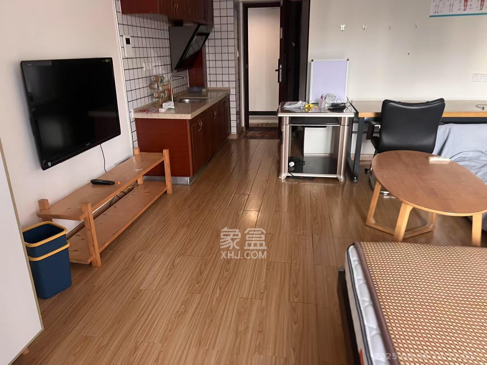 中交里城  1室1厅1卫   1600.00元/月室内图
