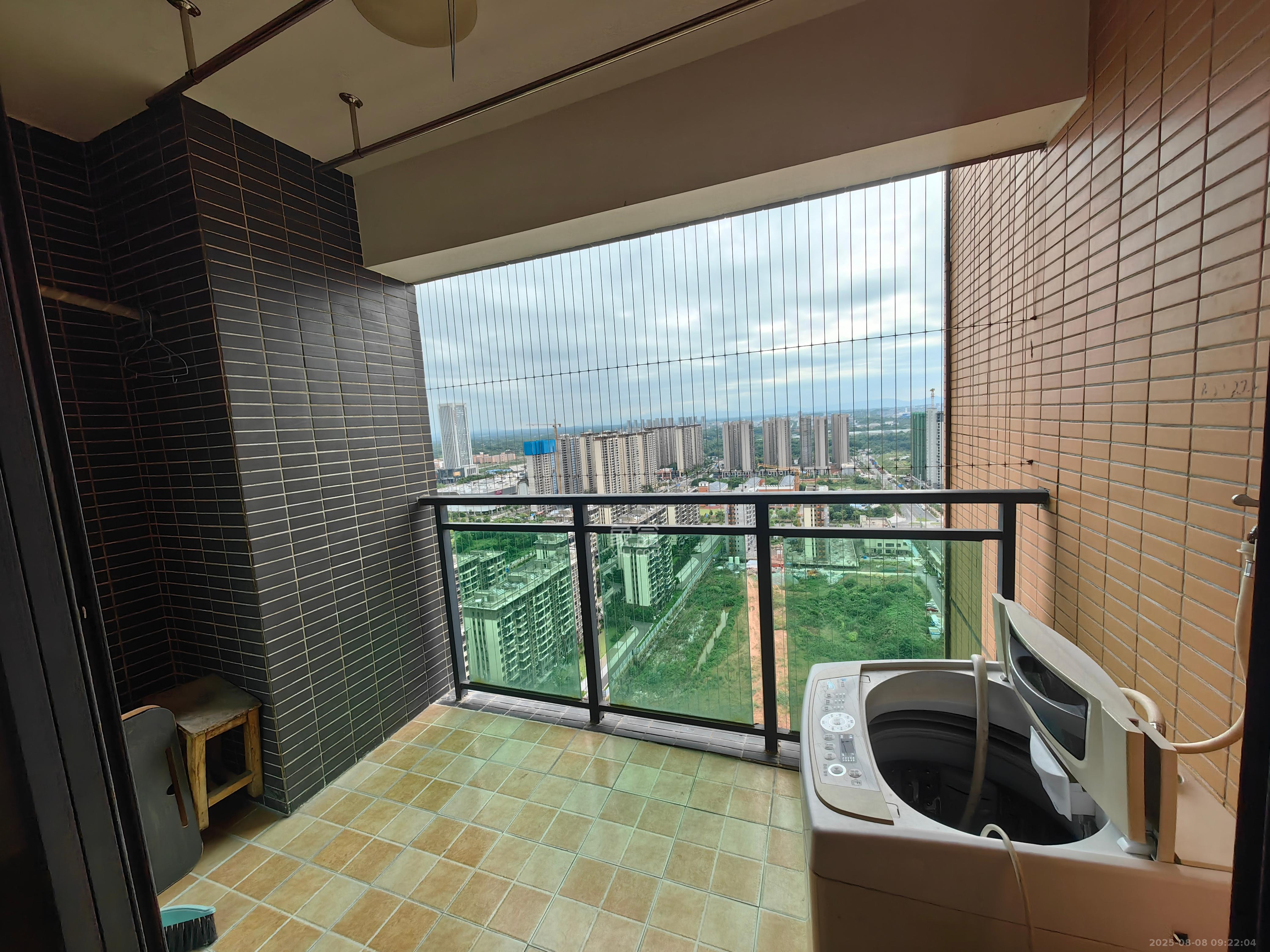 海伦春天 3室2厅1卫 1950.0元/月 海伦春天 3室2厅1卫 1950.0元/月室内图