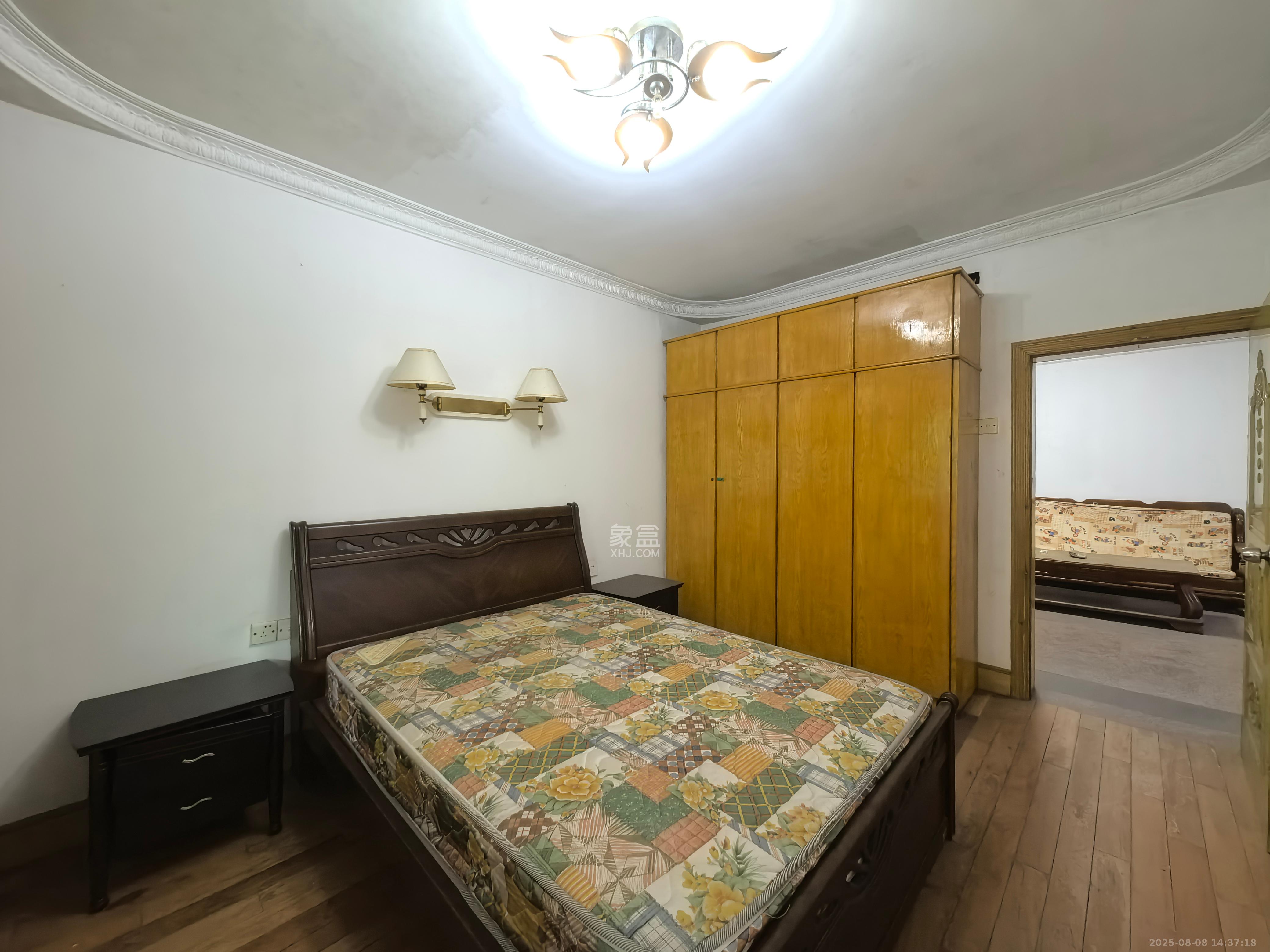 便河边社区 4室2厅1卫 3300.0元/月 便河边社区 4室2厅1卫 3300.0元/月室内图