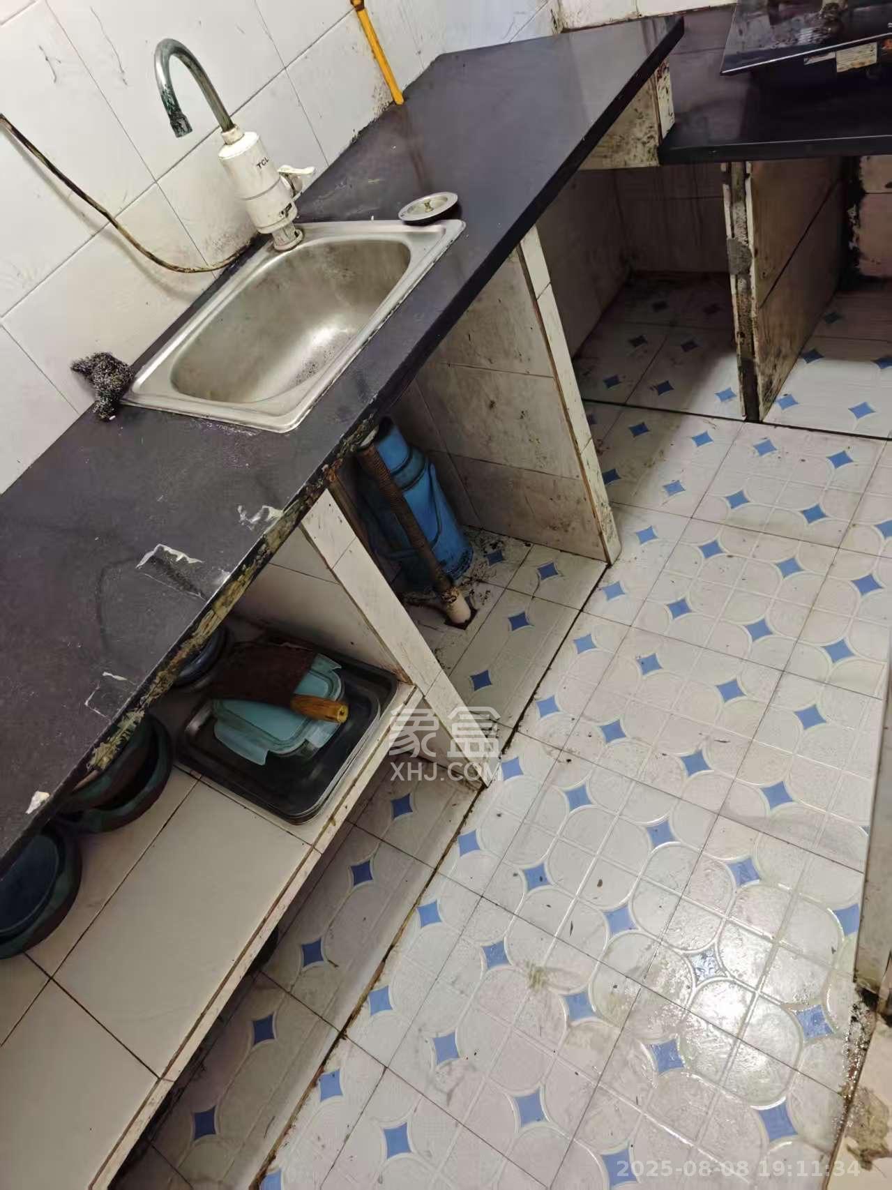 六亩地  2室0厅0卫    1100.0元/月 六亩地  2室0厅0卫    1100.0元/月室内图