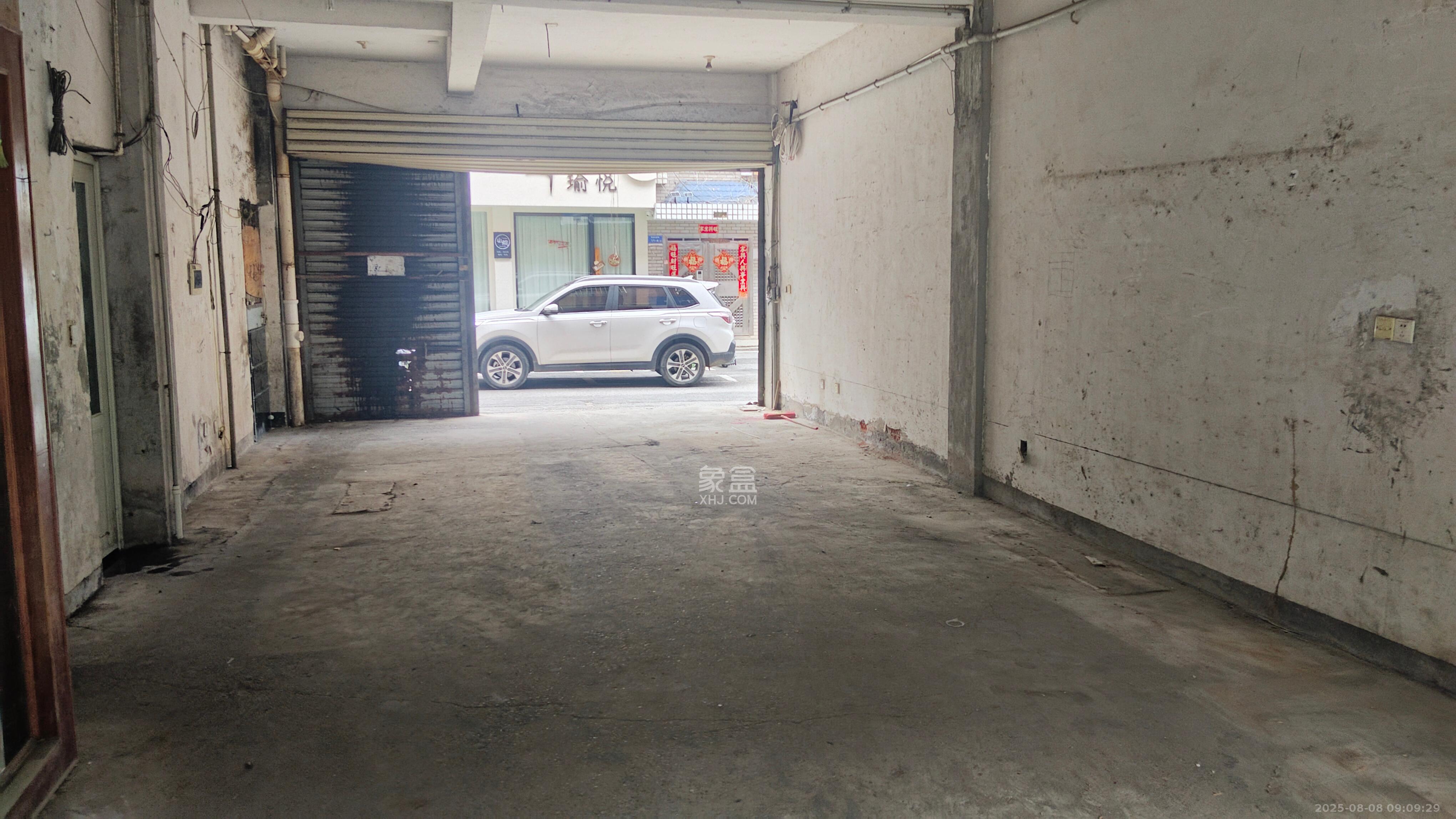 岳北社区 1室1厅1卫 4200.0元/月 岳北社区 1室1厅1卫 4200.0元/月室内图