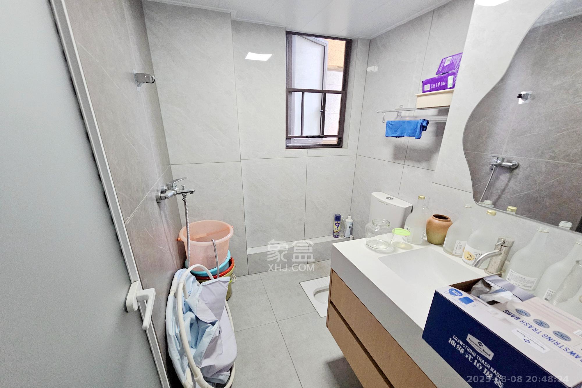 明昇壹城(明昇时代广场)二期 3室2厅2卫 170.00万 明昇壹城(明昇时代广场)二期 3室2厅2卫 170.00万卫生间