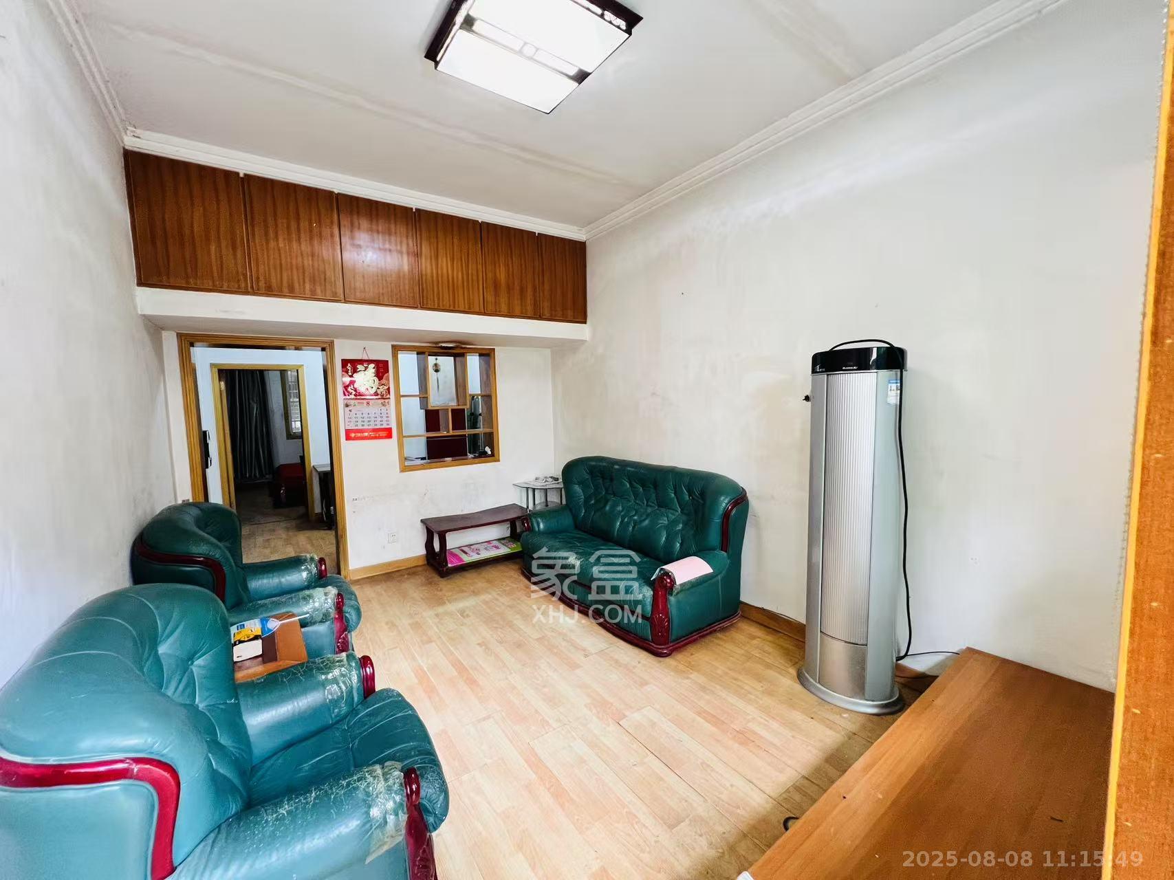 东瓜山二村  1室2厅1卫    1200.0元/月 东瓜山二村  1室2厅1卫    1200.0元/月室内图