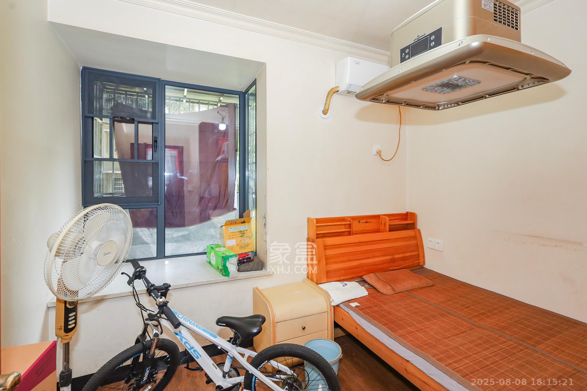 金麓西岸和苑 2室2厅1卫 60.0万 金麓西岸和苑 2室2厅1卫 60.0万卧室