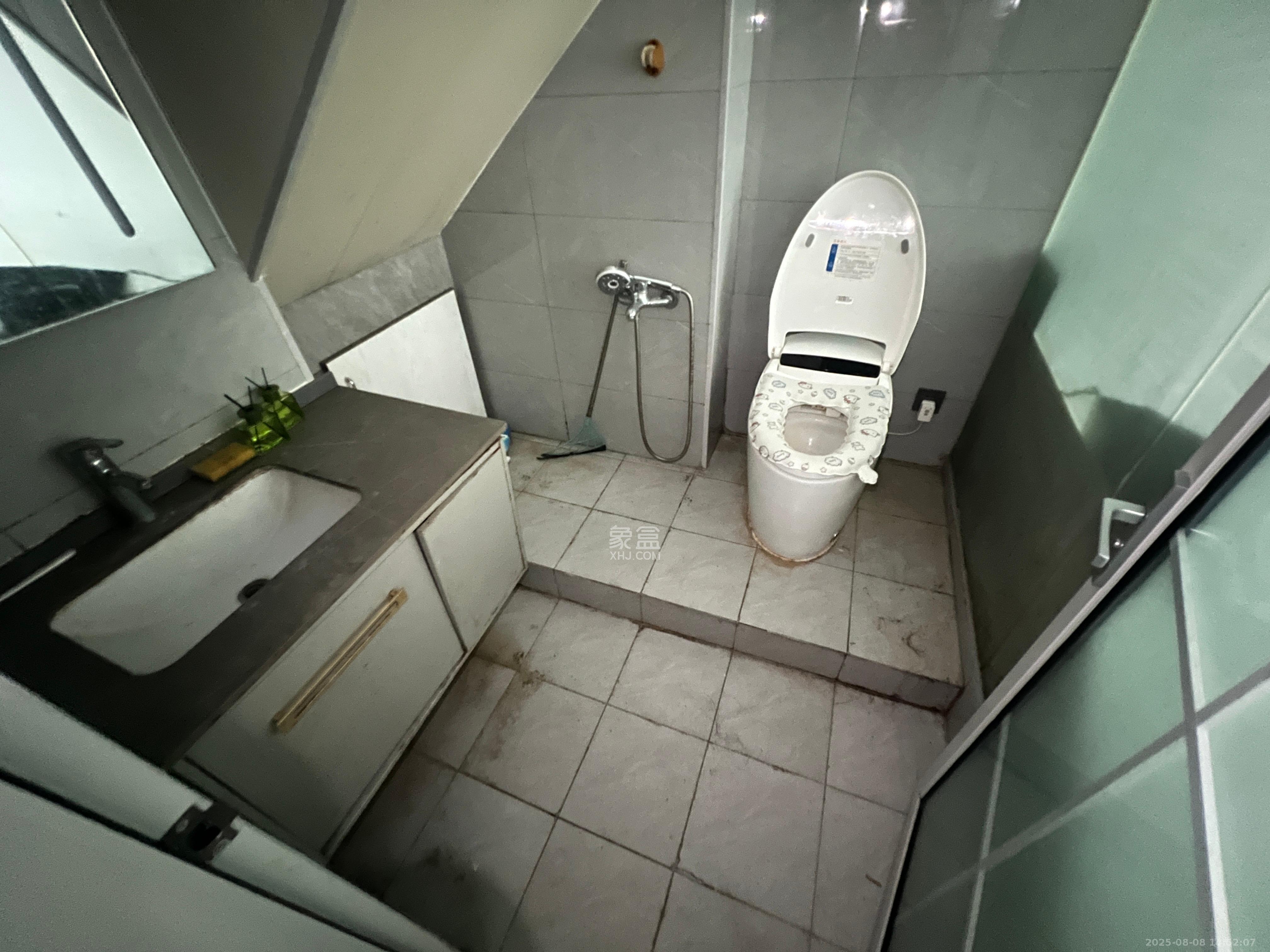 天鸿天府(天鸿中央大院) 2室1厅1卫 1900.0元/月 天鸿天府(天鸿中央大院) 2室1厅1卫 1900.0元/月室内图