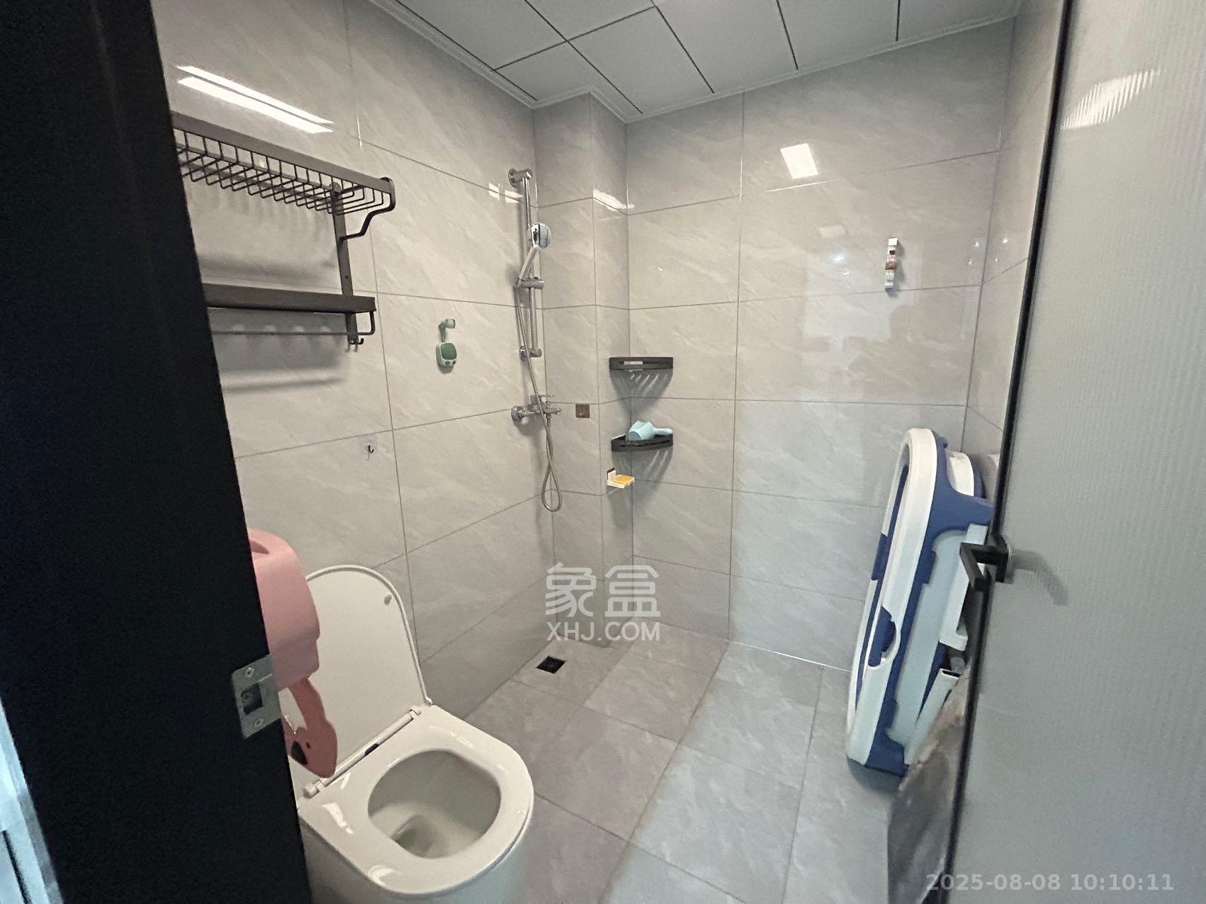 润和湘江天地C区  5室2厅2卫    4100.0元/月室内图