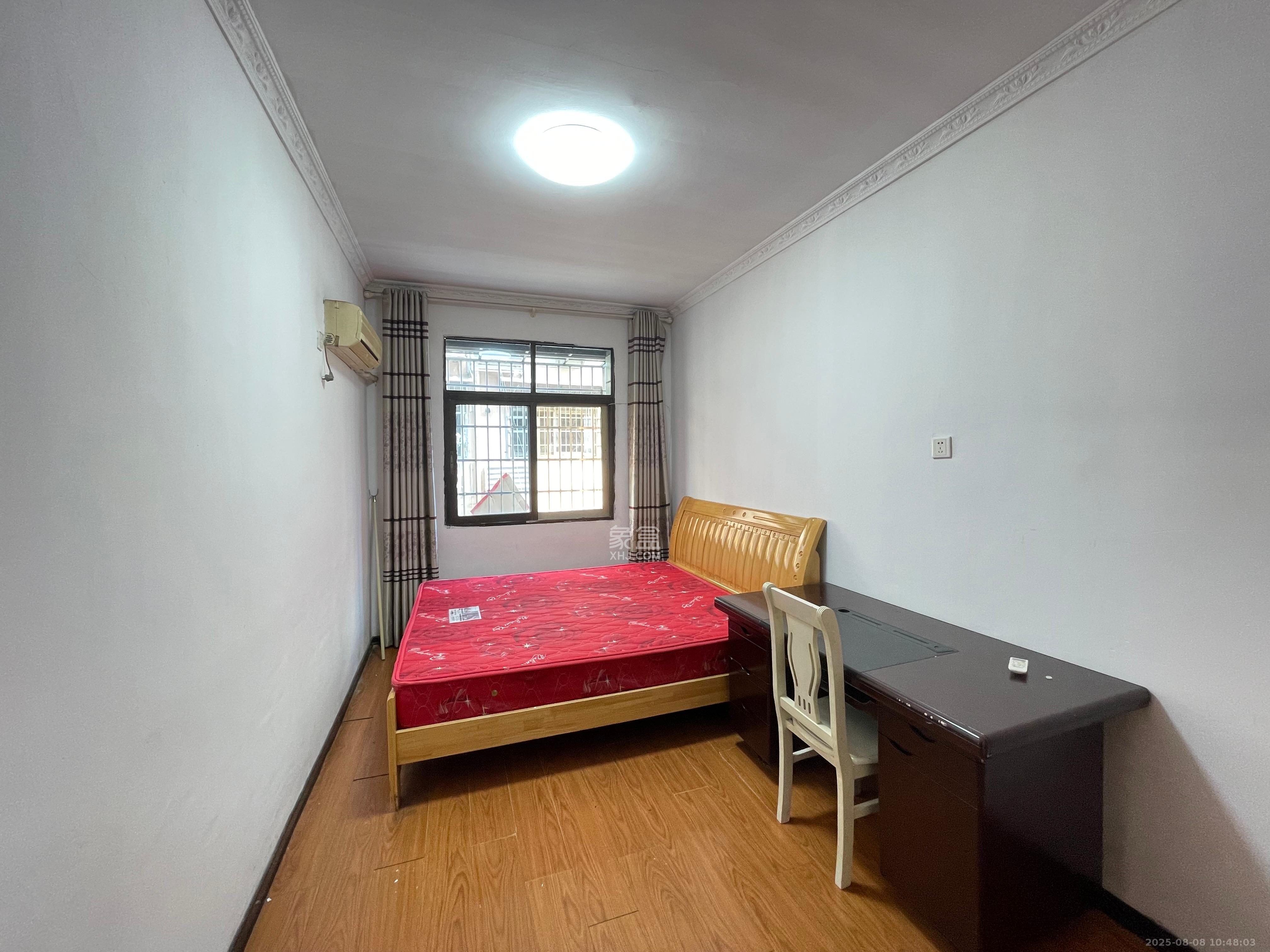 汽车西站商贸城（河西望城坡）  4室1厅1卫    2000.0元/月室内图