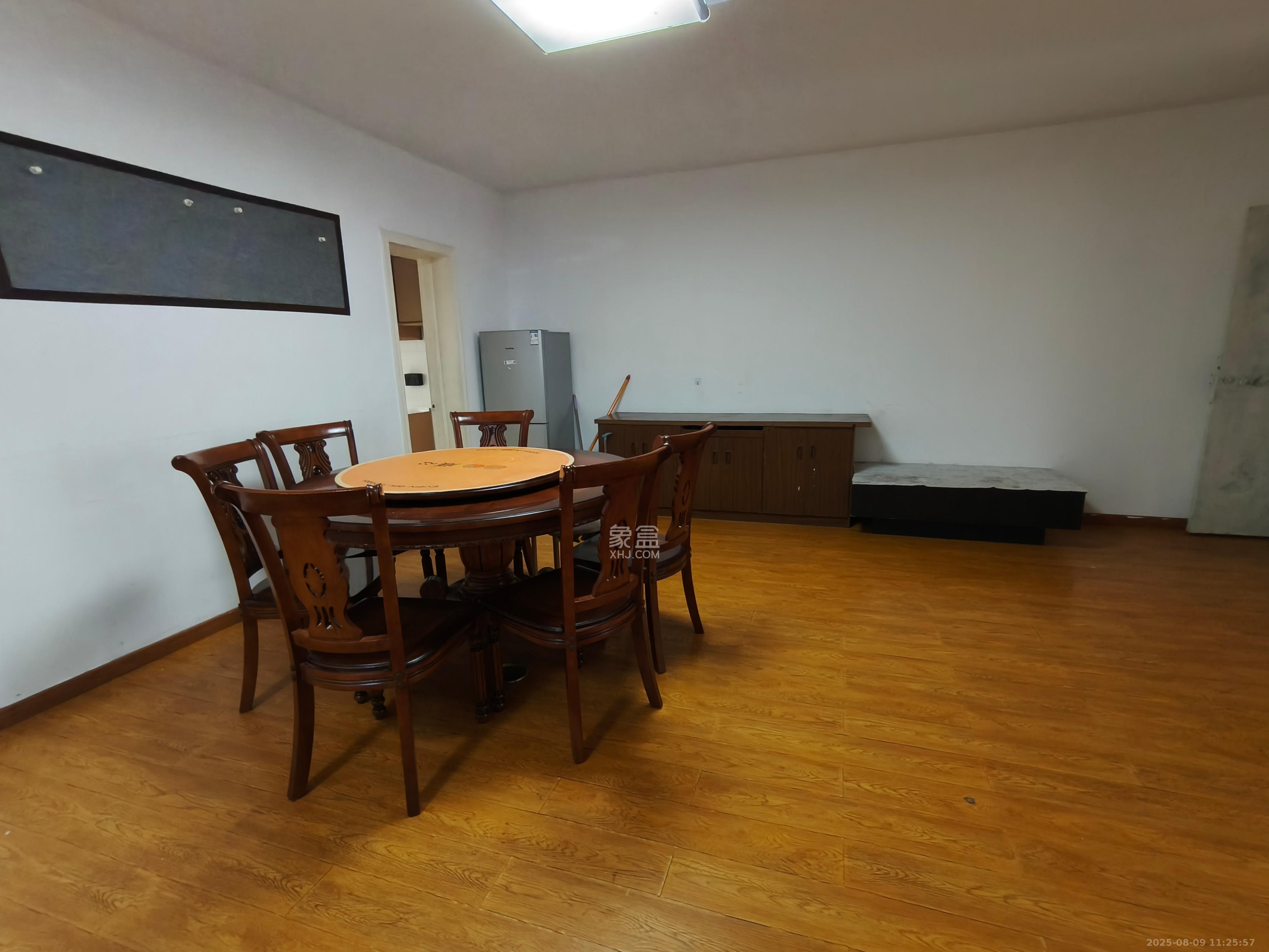 戥子桥散盘  3室2厅2卫    2700.0元/月室内图