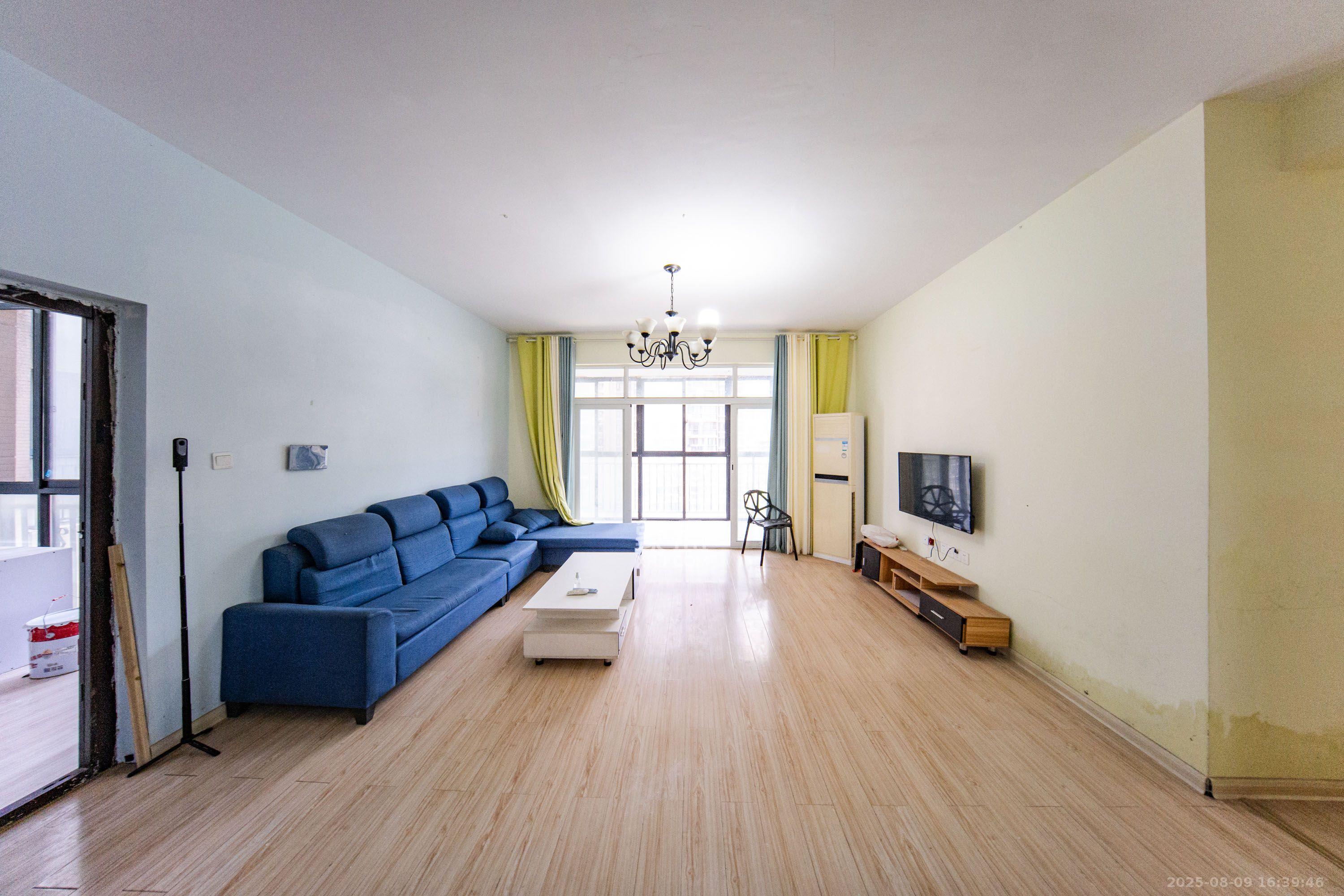 金鼎公园尚  4室2厅2卫    2300.0元/月 金鼎公园尚  4室2厅2卫    2300.0元/月室内图