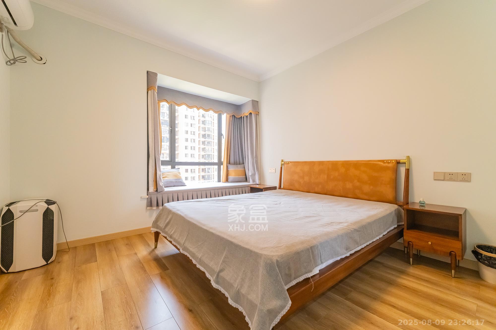 深业睿城  4室2厅2卫    127.0万 深业睿城  4室2厅2卫    127.0万卧室