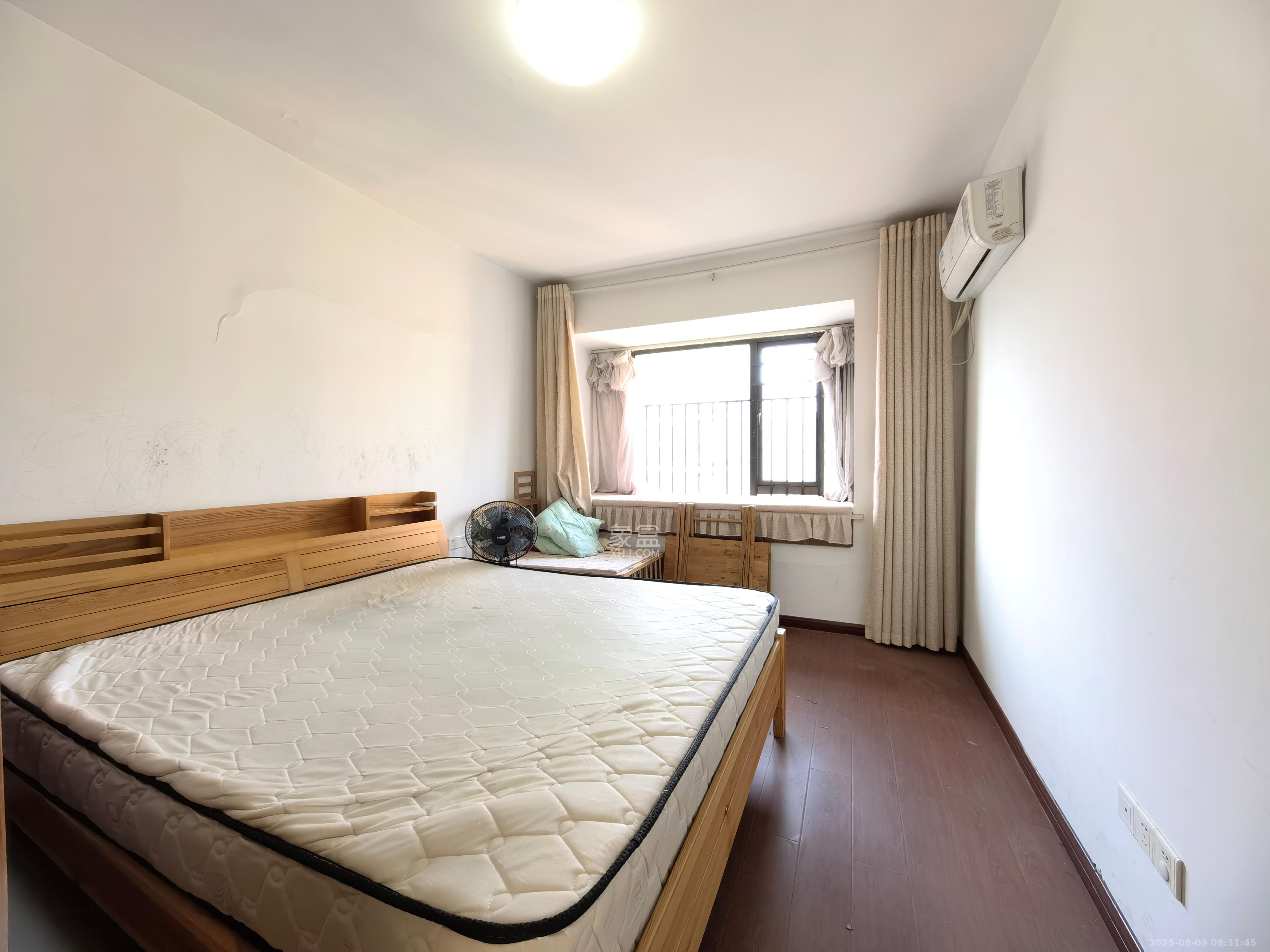 华润凤凰城三期  2室1厅1卫    1800.0元/月室内图