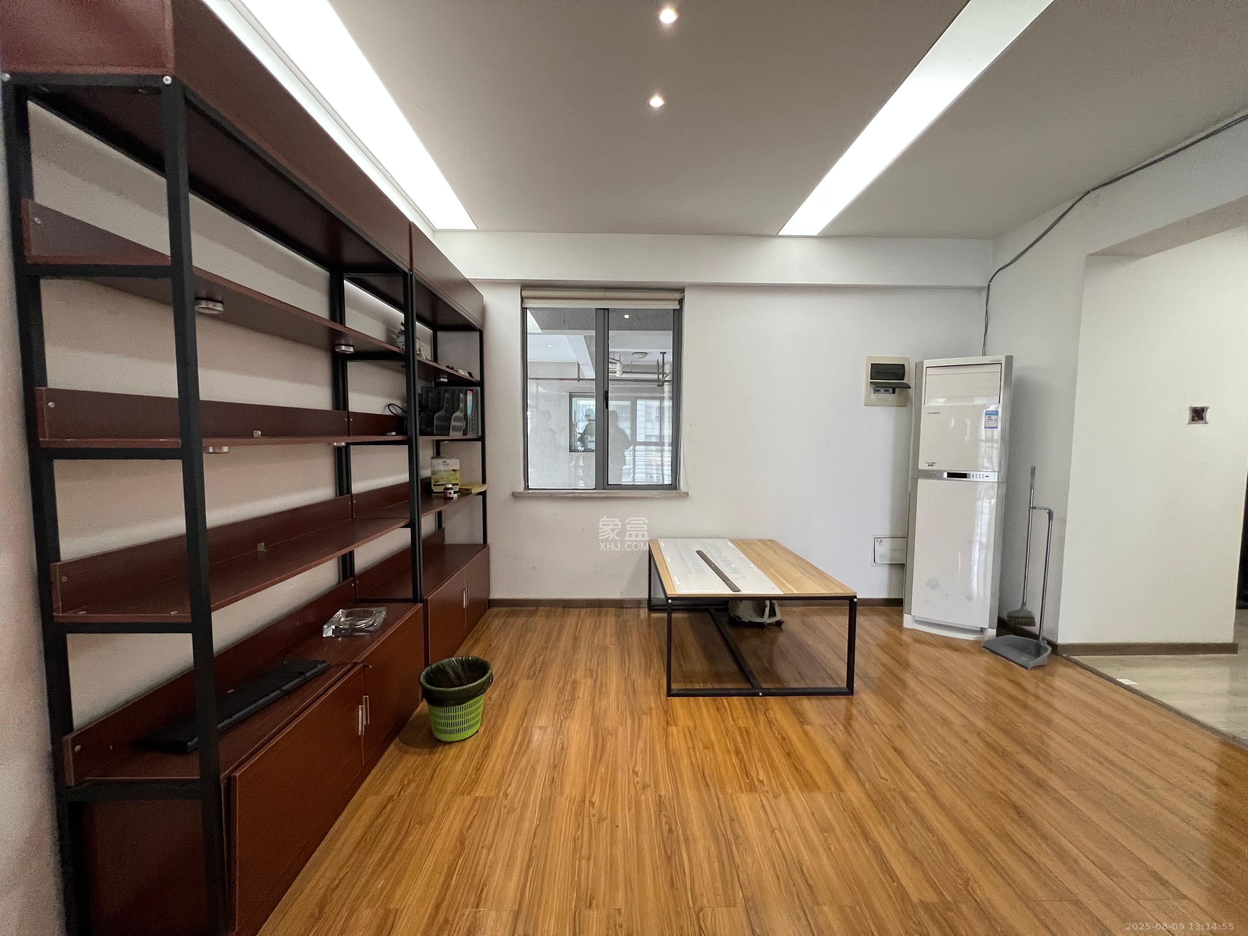 西子一间 2室1厅1卫 4500.0元/月 西子一间 2室1厅1卫 4500.0元/月室内图