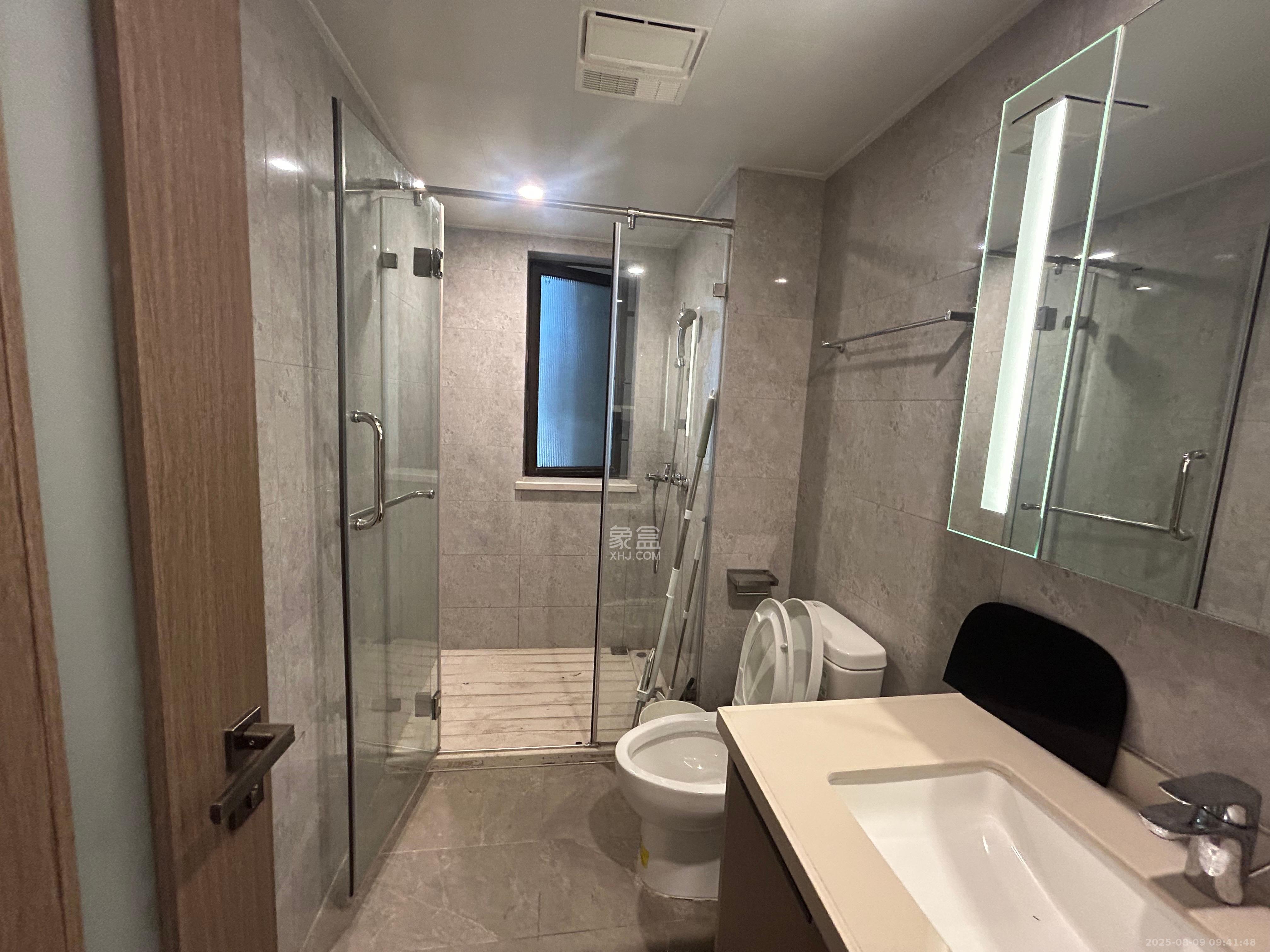 龙湖铂金中心(龙湖春江郦城) 3室2厅2卫 4000.0元/月 龙湖铂金中心(龙湖春江郦城) 3室2厅2卫 4000.0元/月室内图