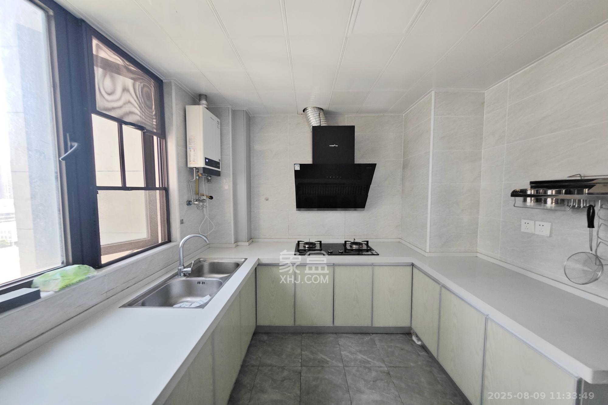 保利大都汇四期 5室2厅2卫 167.0万 保利大都汇四期 5室2厅2卫 167.0万厨房