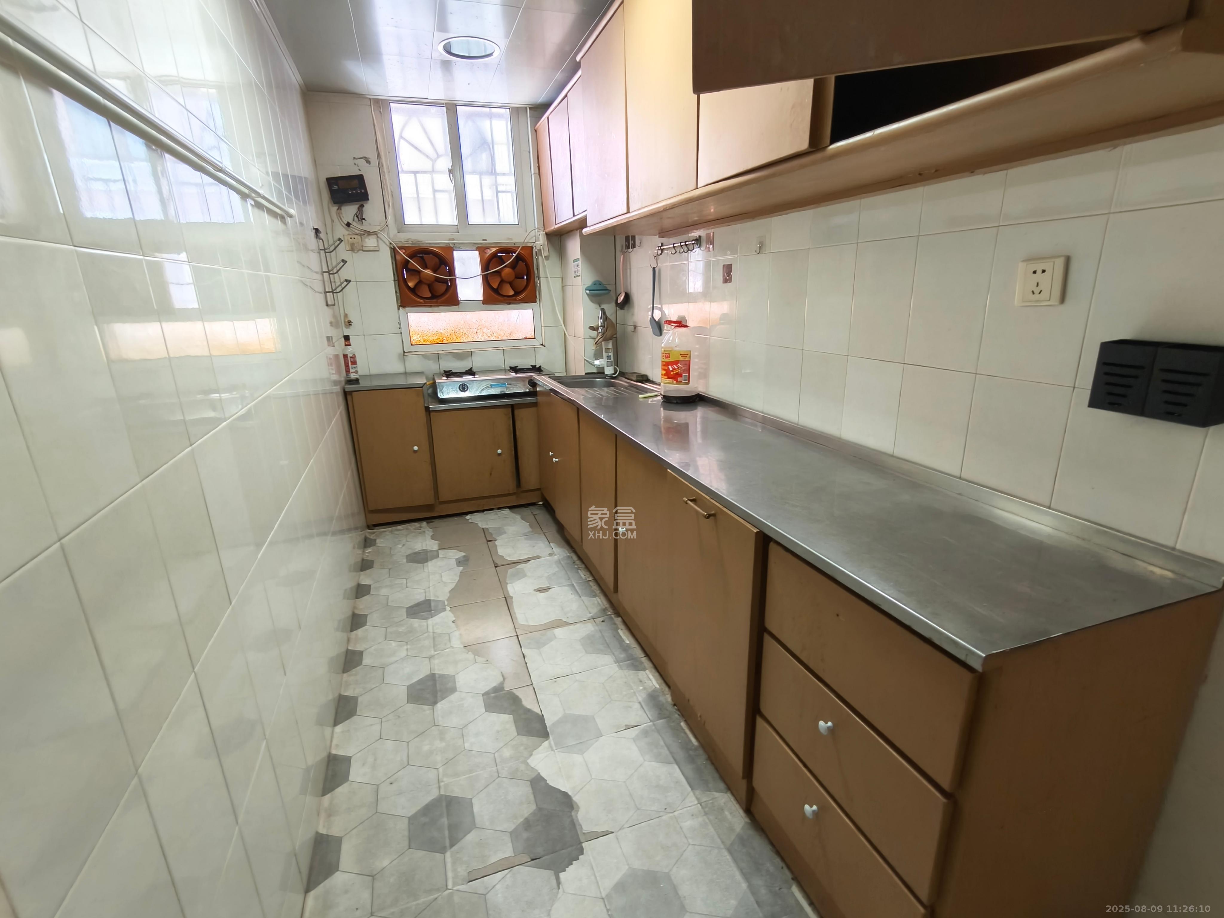 戥子桥散盘  3室2厅2卫    2700.0元/月室内图