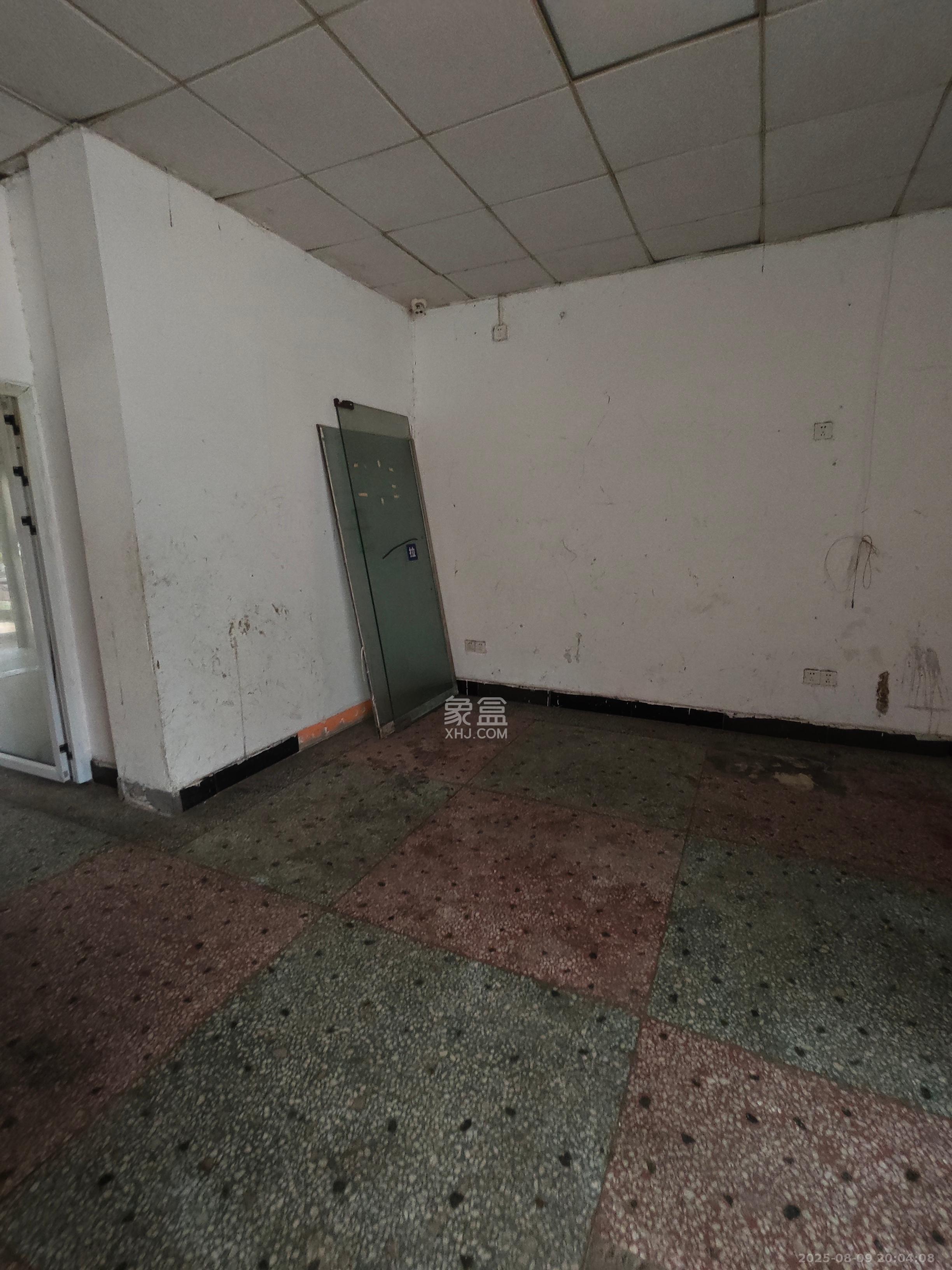 茶子山小区 1室0厅0卫 3500.0元/月 茶子山小区 1室0厅0卫 3500.0元/月室内图