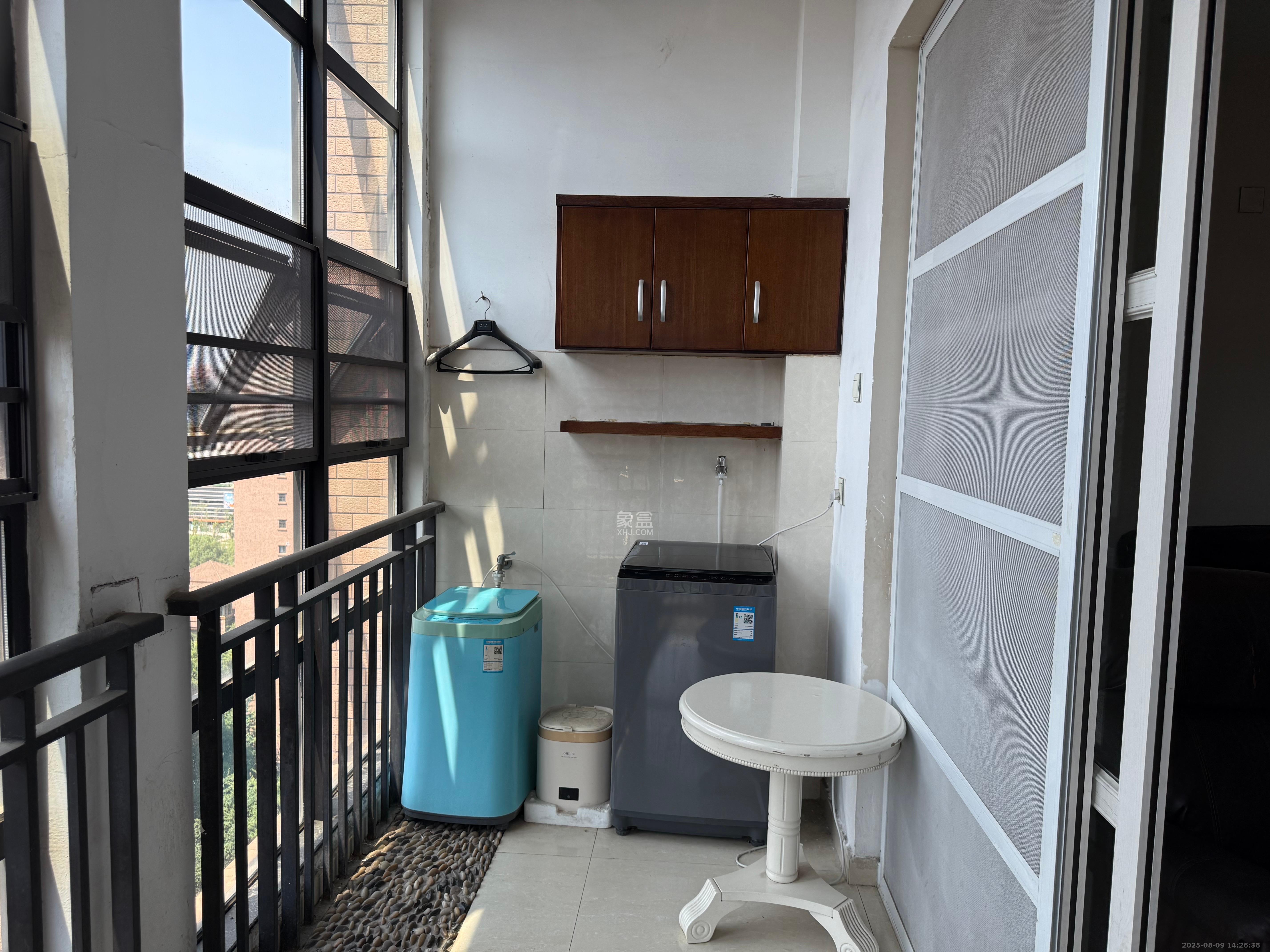 华润凤凰城一期  4室2厅2卫    2800.0元/月 华润凤凰城一期  4室2厅2卫    2800.0元/月室内图