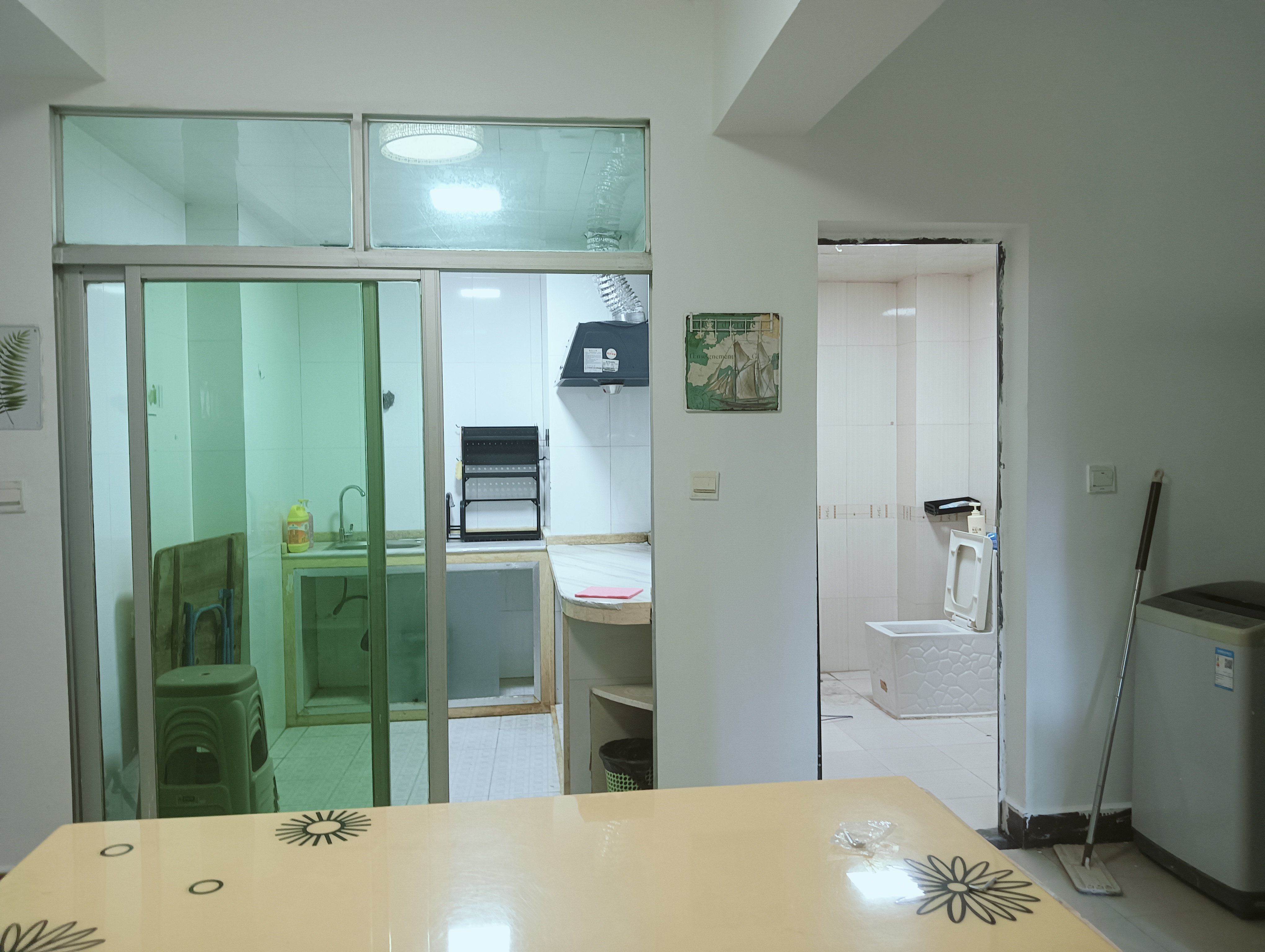 凤翔大厦 1室0厅0卫 1600.0元/月 凤翔大厦 1室0厅0卫 1600.0元/月室内图