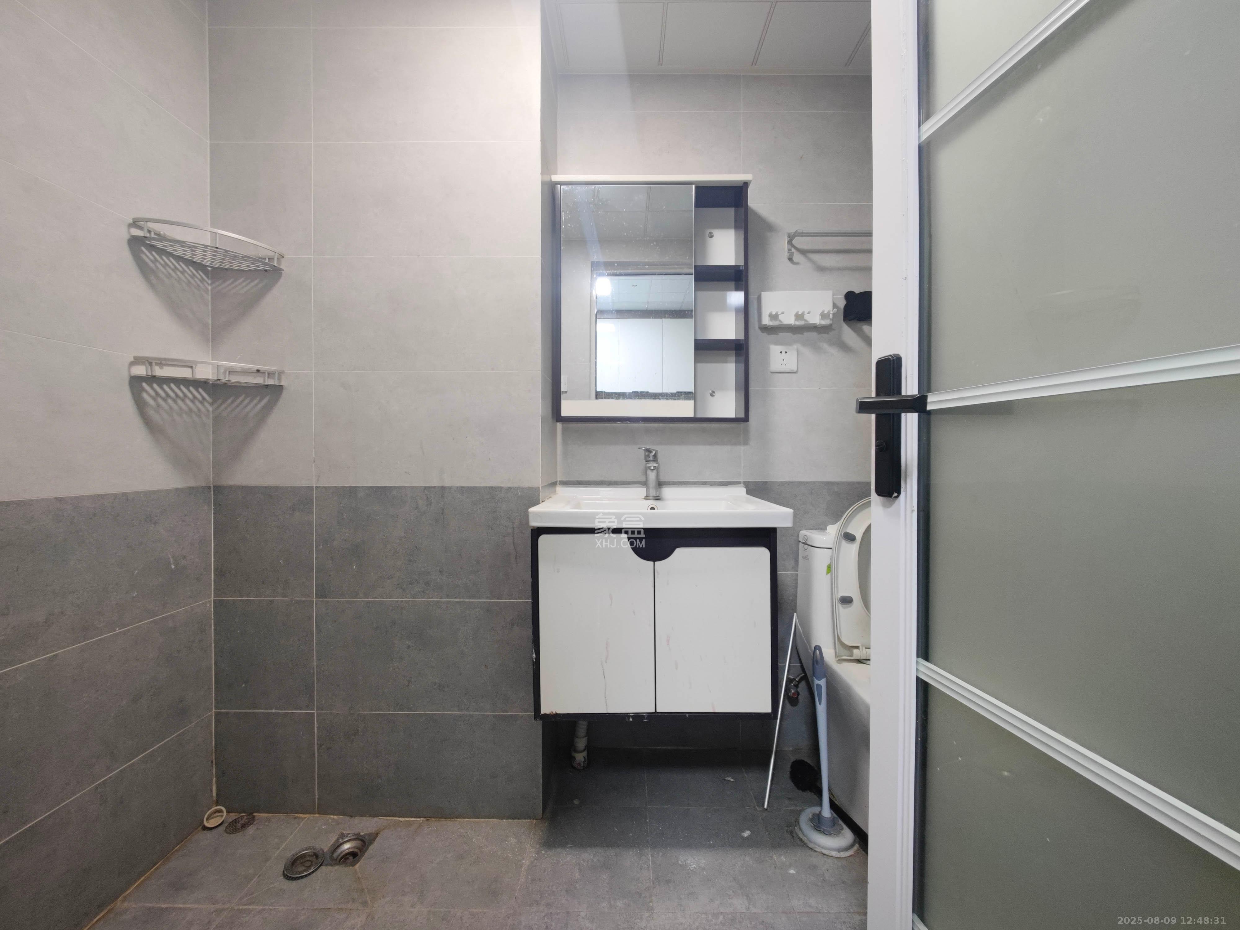 中海珑悦府  1室0厅0卫    18.8万卫生间