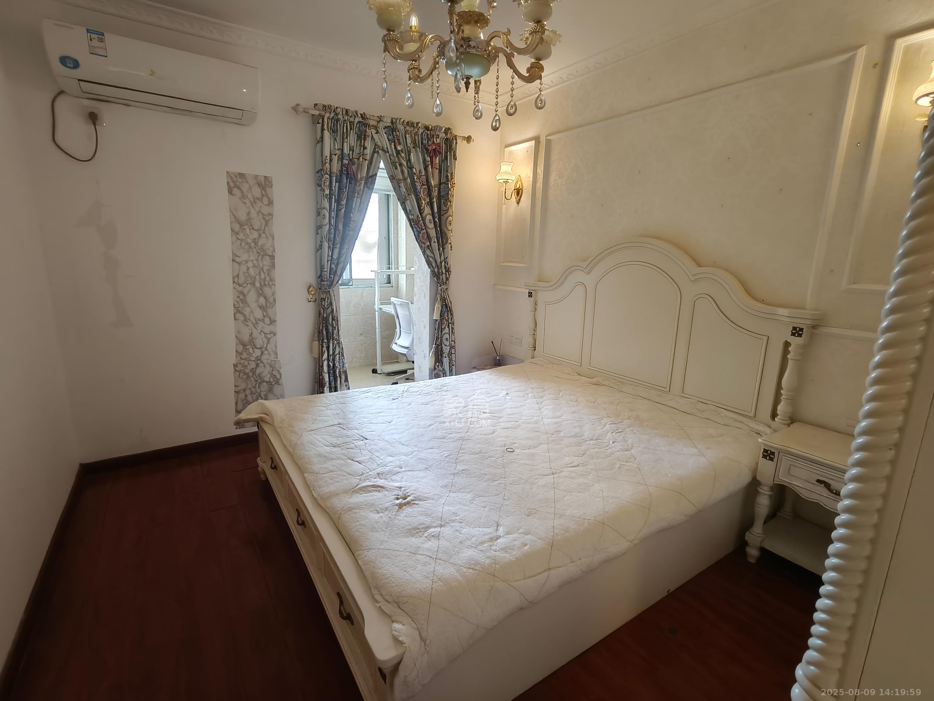 天龙花园  2室1厅1卫    2500.0元/月室内图