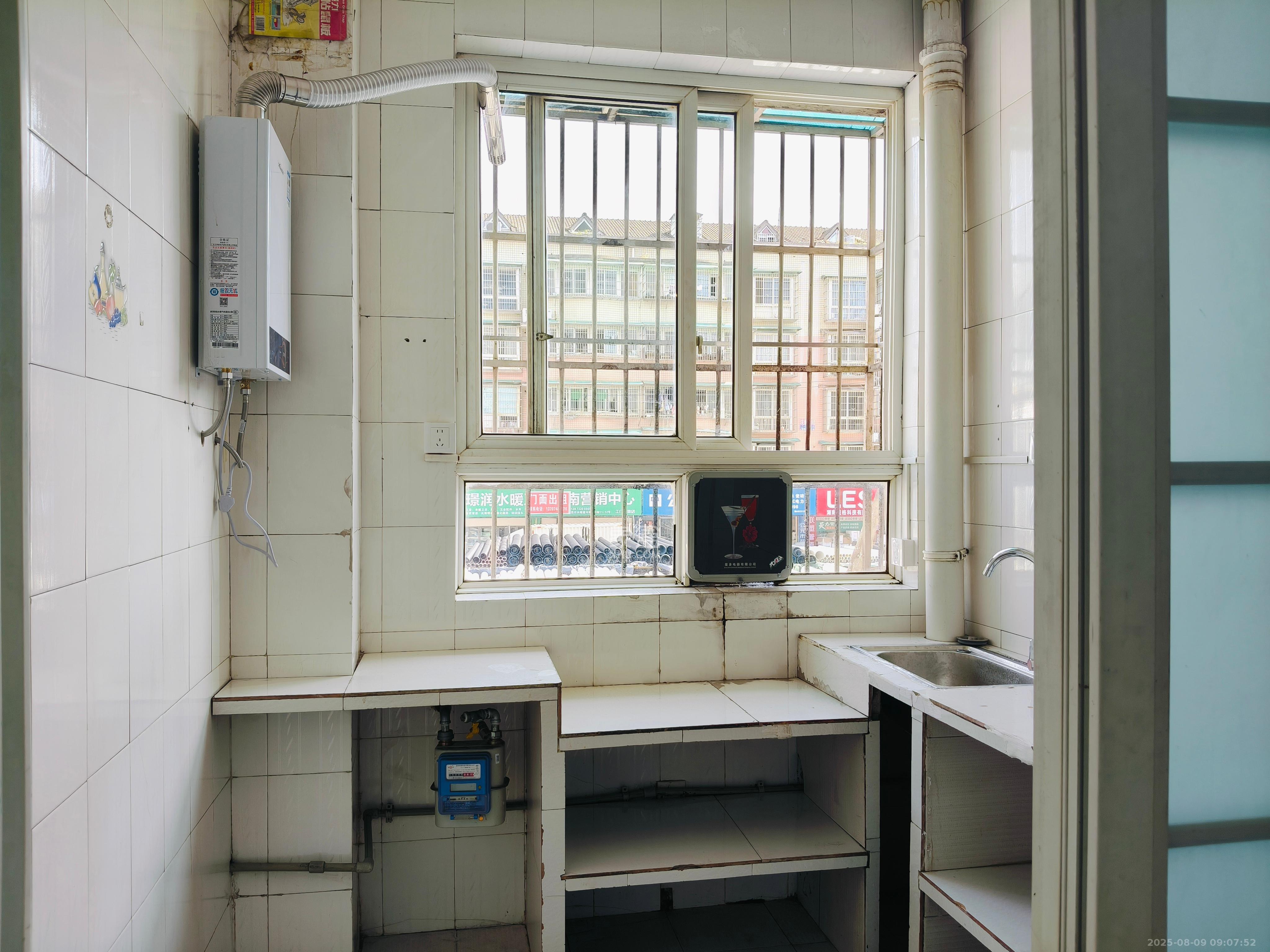 高桥社区高福星小区 2室1厅1卫 1800.0元/月 高桥社区高福星小区 2室1厅1卫 1800.0元/月室内图