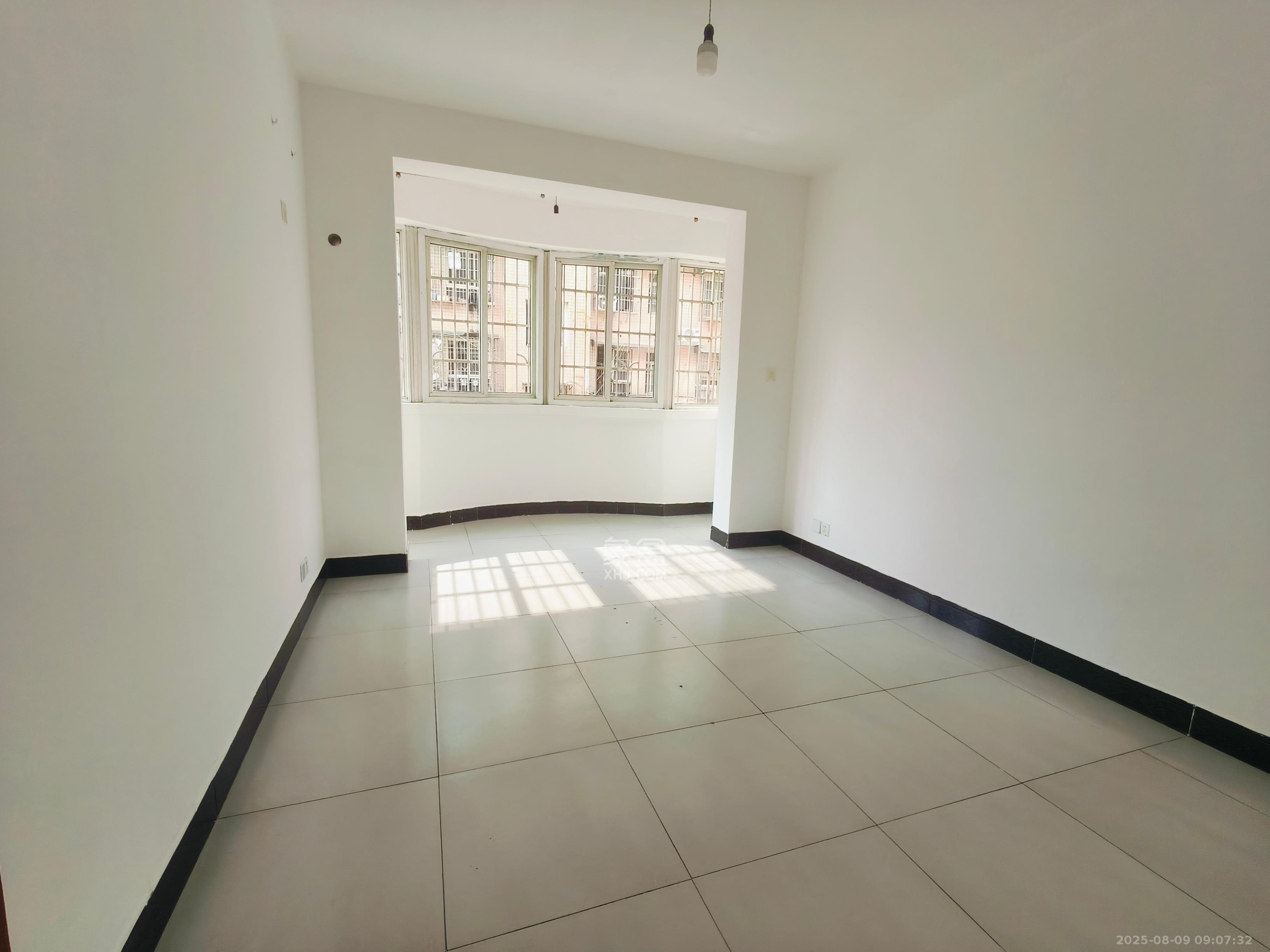 高桥社区高福星小区 2室1厅1卫 1800.0元/月 高桥社区高福星小区 2室1厅1卫 1800.0元/月室内图