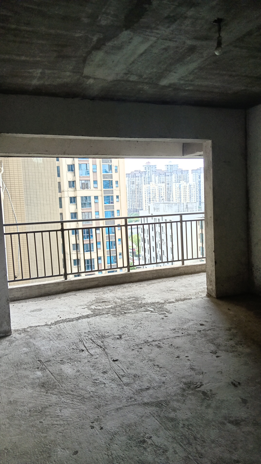 悦江山 4室2厅2卫 64.0万 悦江山 4室2厅2卫 64.0万客厅