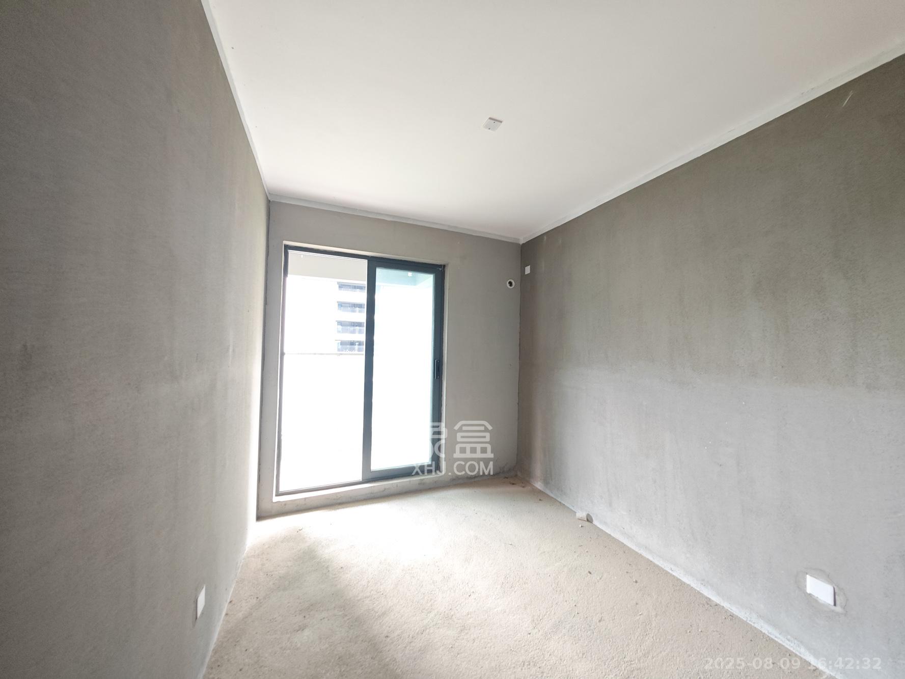 融创会展上东区  3室2厅2卫    80.0万卧室