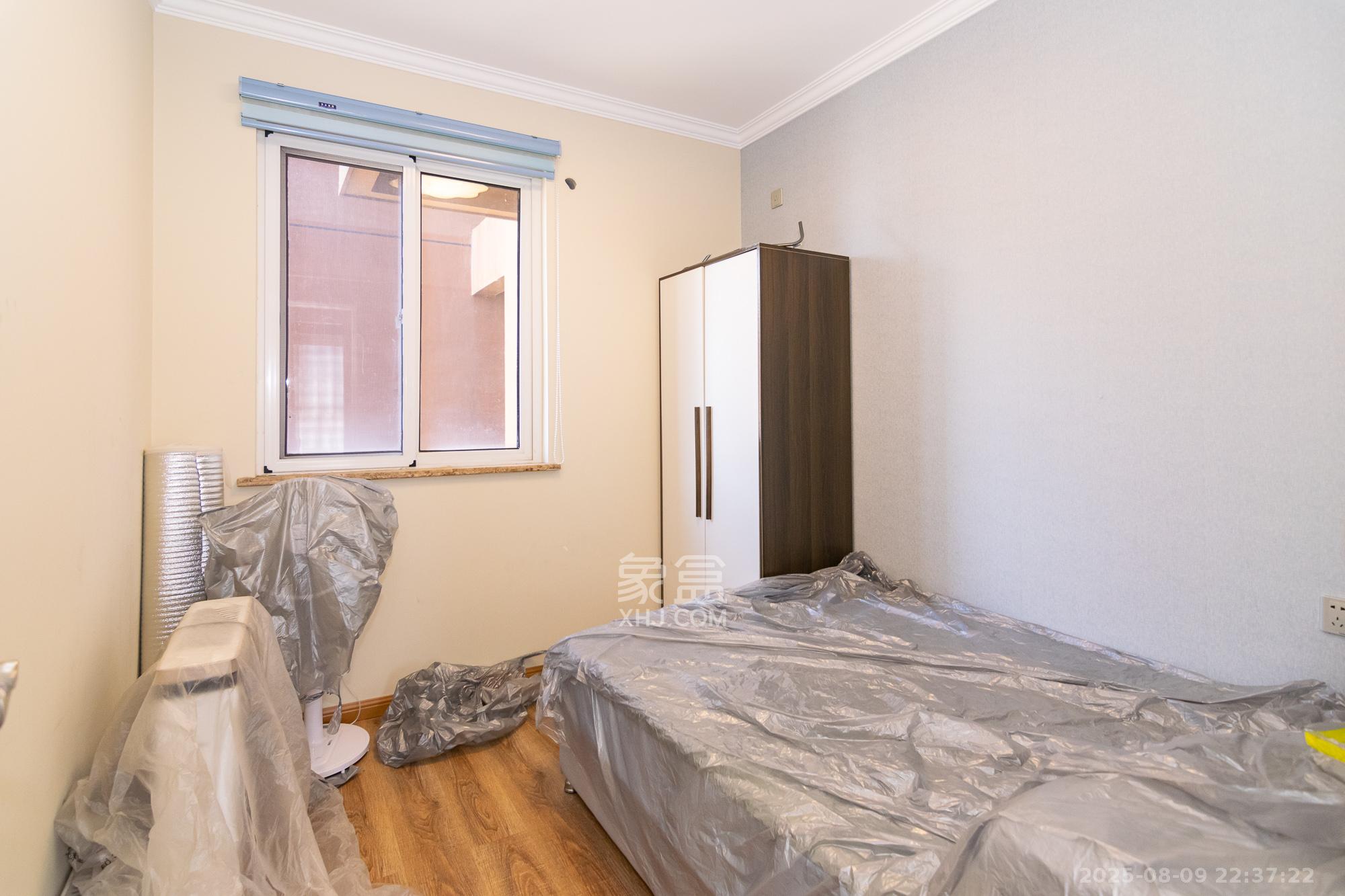 新城国际花都 3室2厅2卫 86.0万 新城国际花都 3室2厅2卫 86.0万卧室