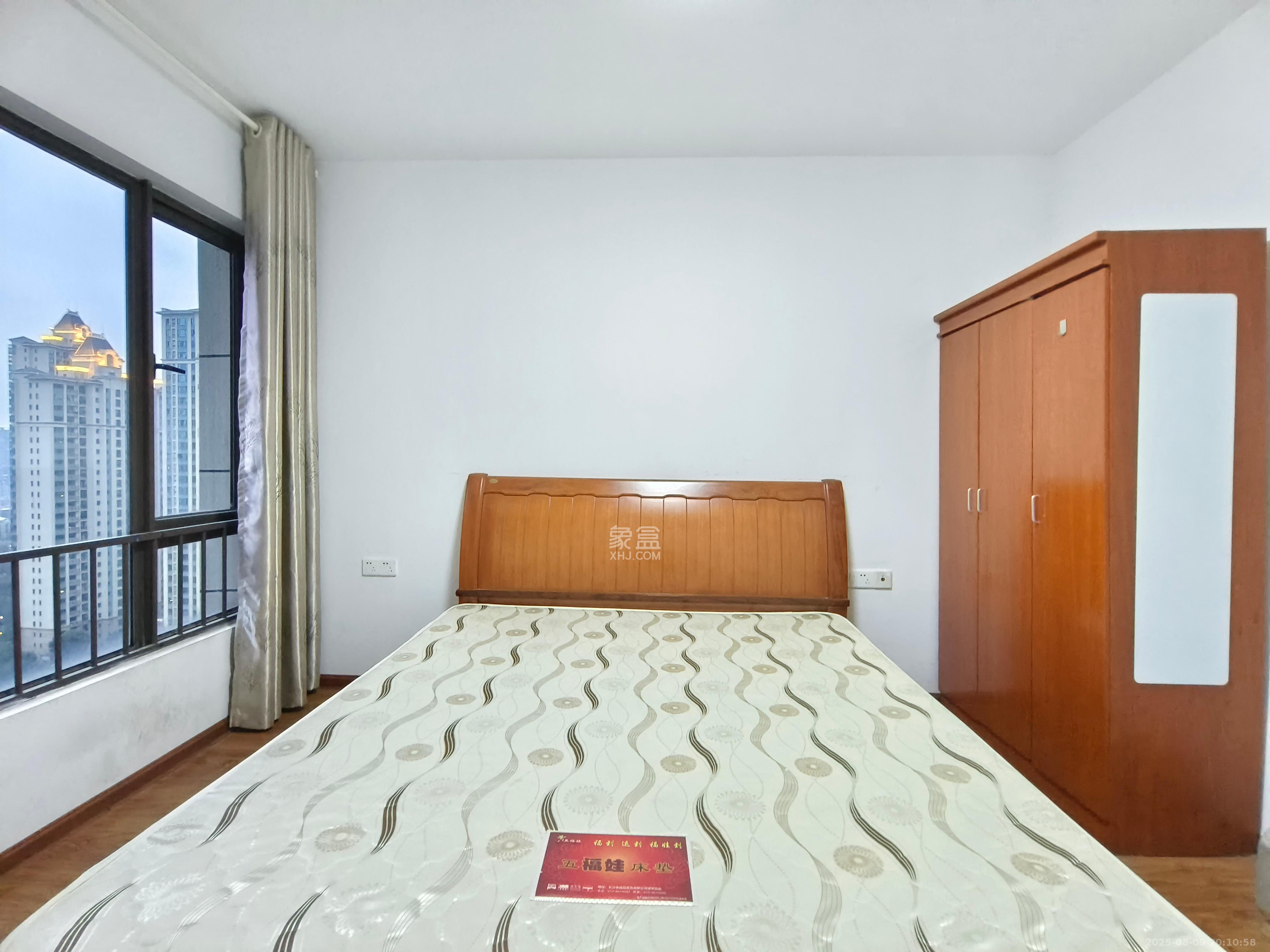 南山雍江汇（滨江国际新城）  3室2厅1卫    3100.0元/月室内图