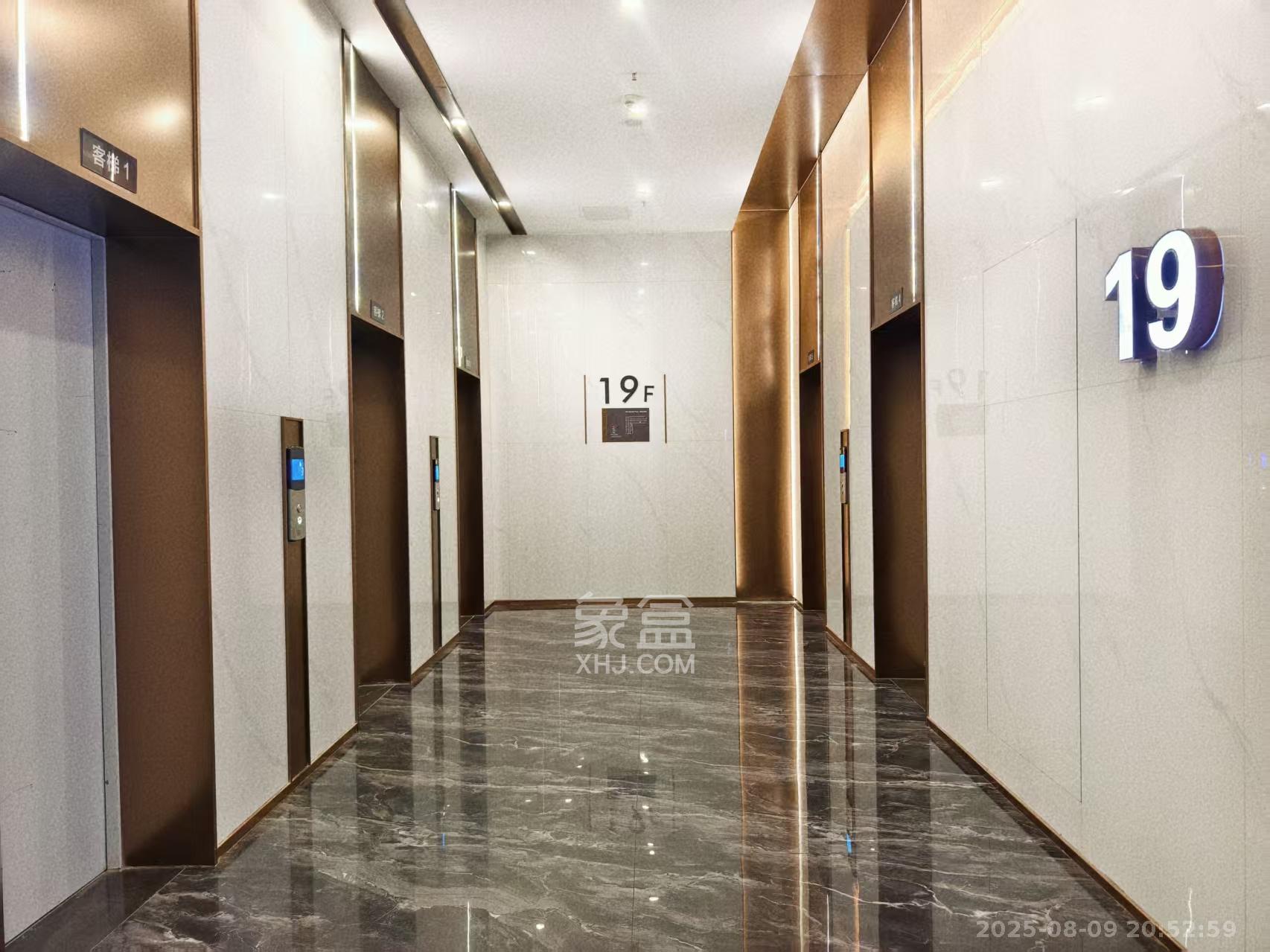 卓越中寰  1室2厅1卫   2100.00元/月
