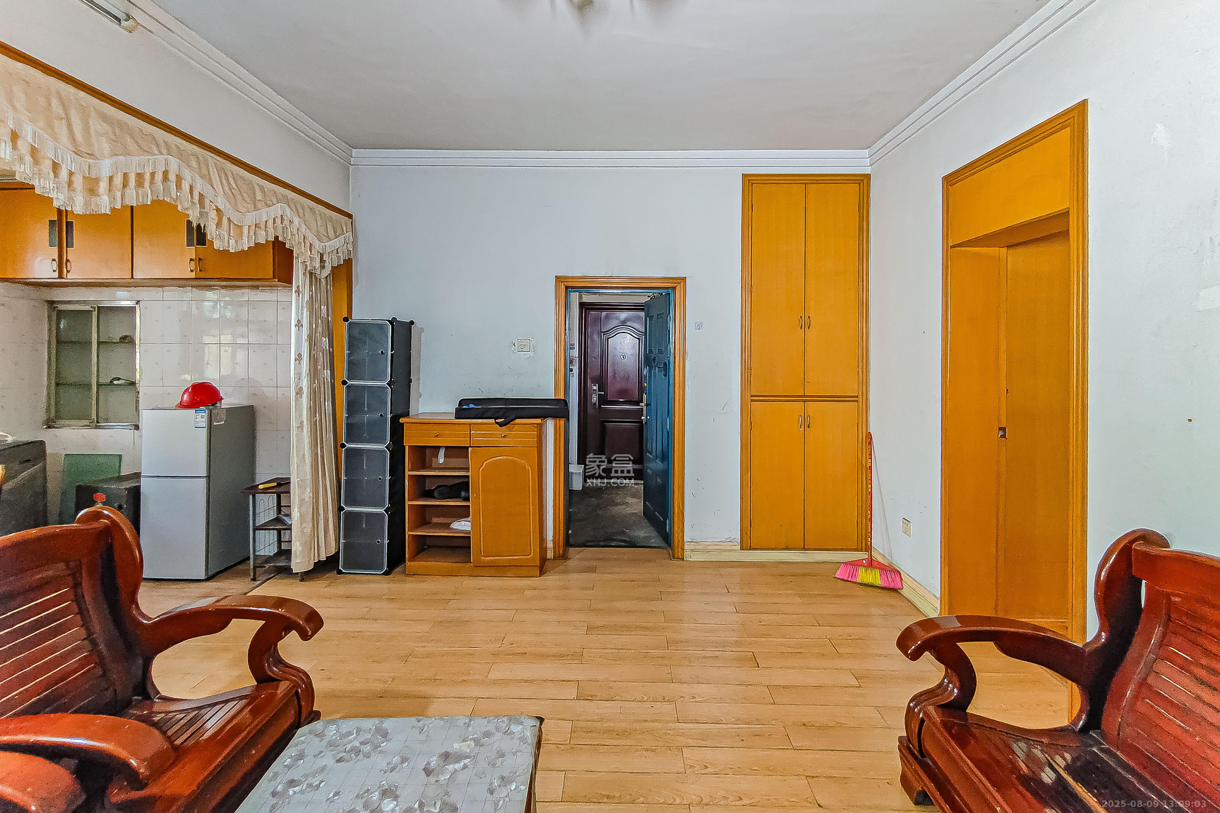 天心路散盘 2室1厅1卫 58.0万 天心路散盘 2室1厅1卫 58.0万客厅